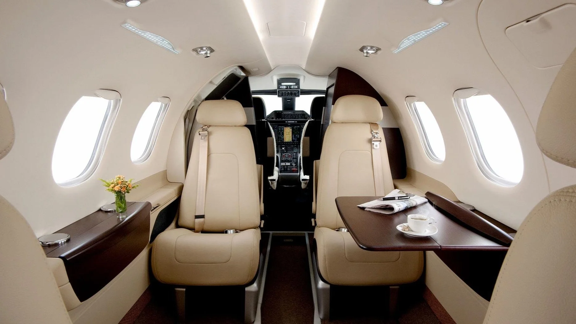 1_phenom_100_interior_001.jpg