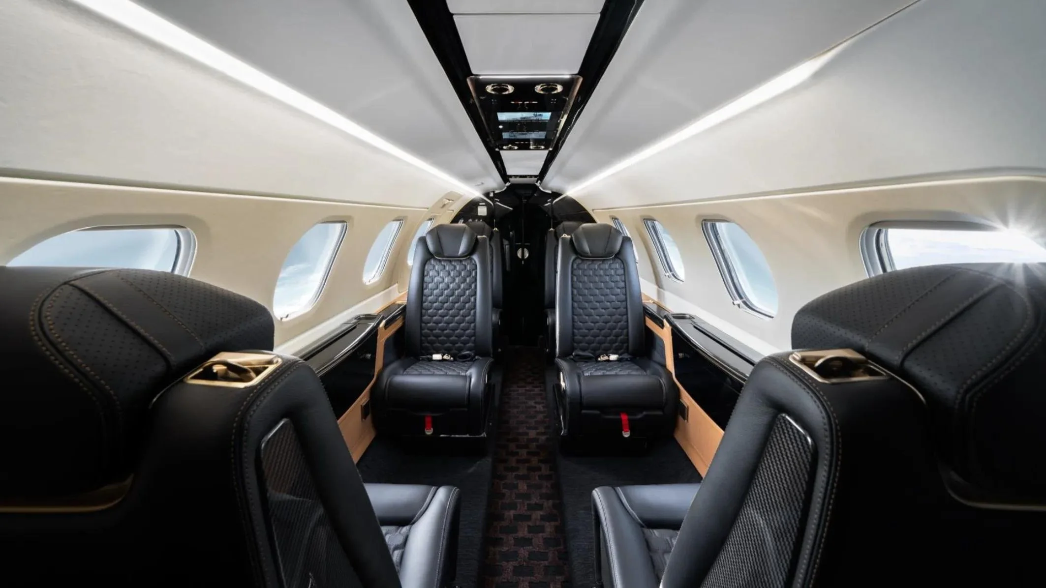 Phenom+300E-Interior.jpg