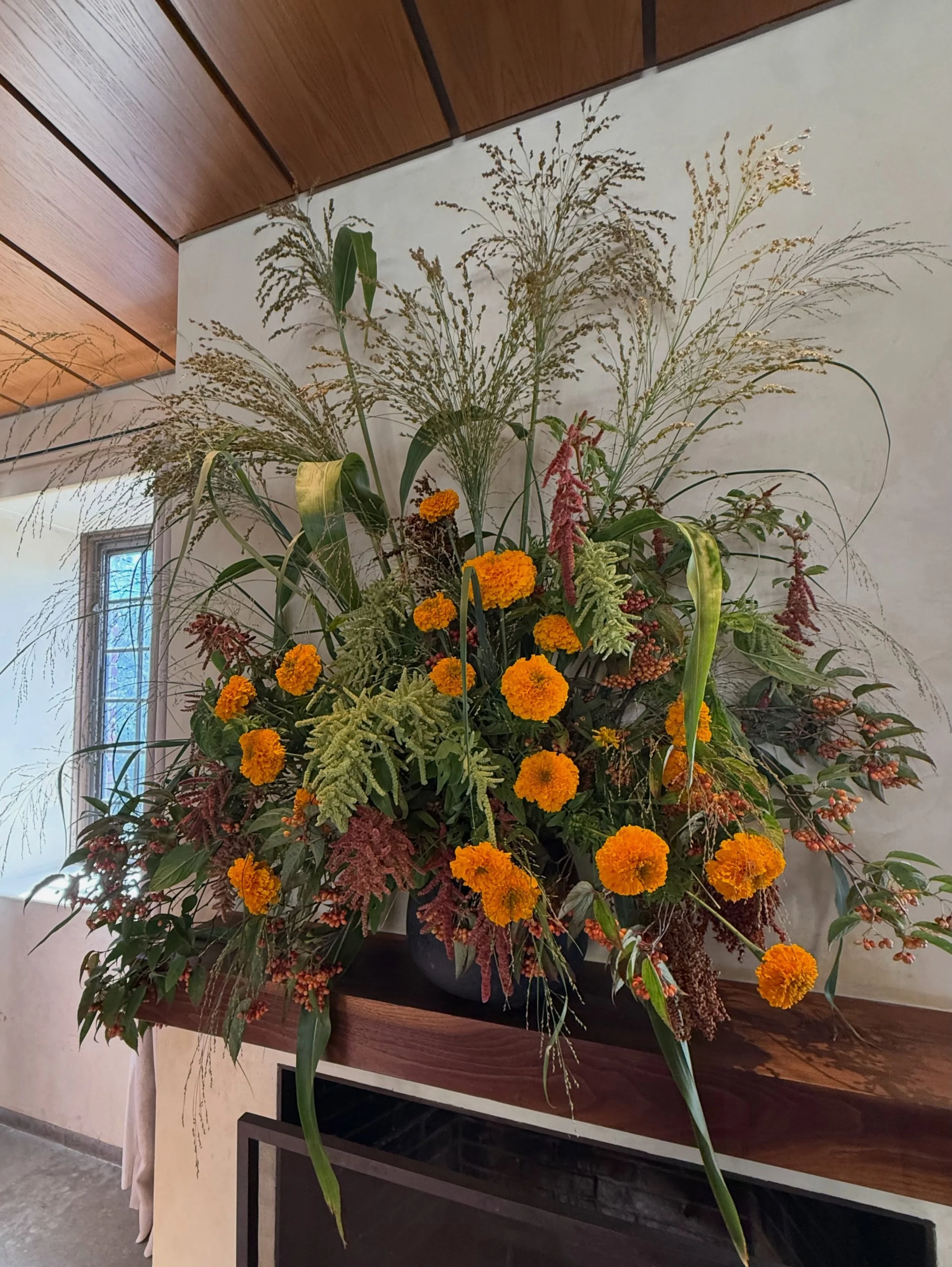 Grand scale mantel arrangement is changed weekly @bluehillfarm 
Always seasonal, always wild, textural and a reflection of the moment.  She is like a best friend I meet every week 🧡🌱🧚&zwj;♂️