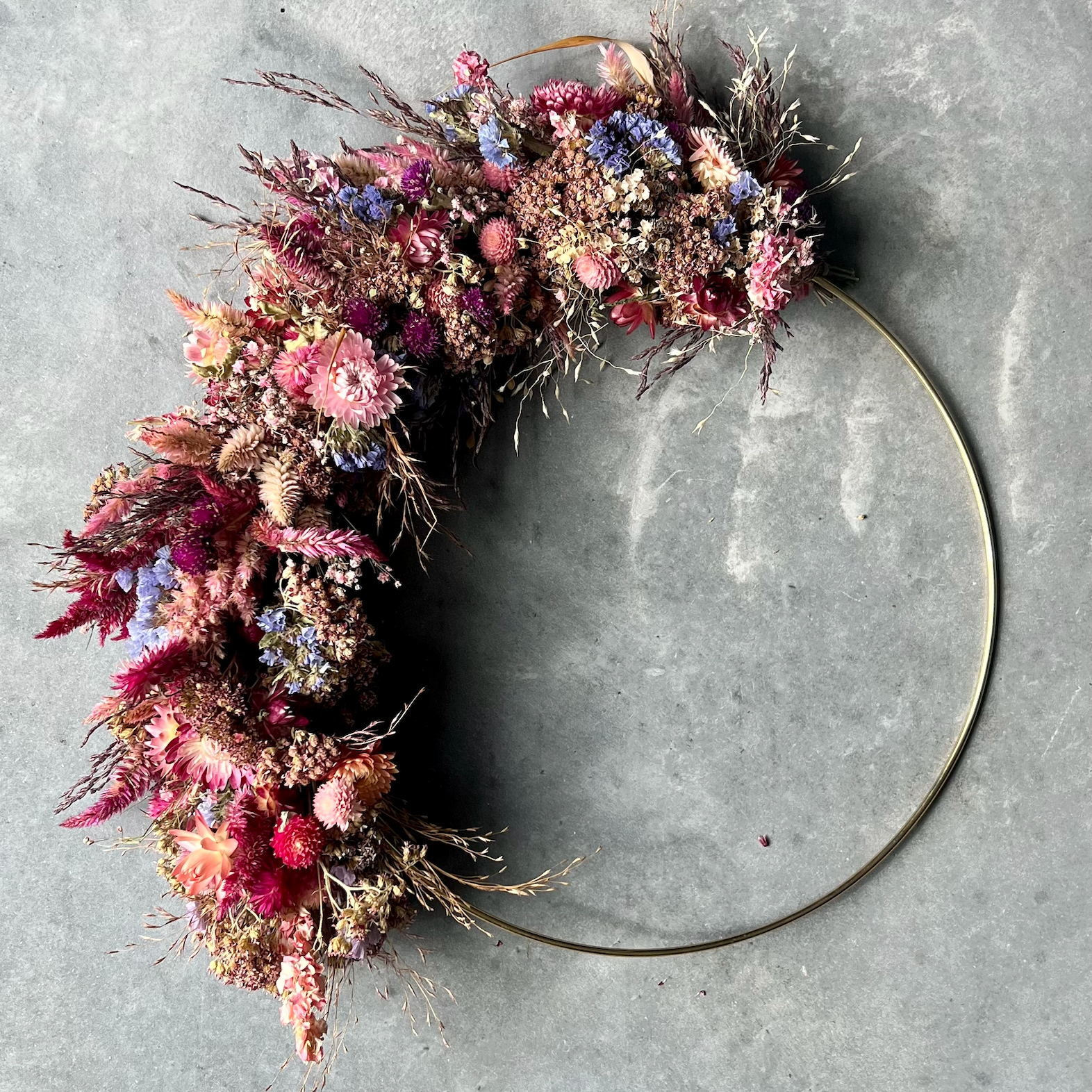 floral wreath pinks.png