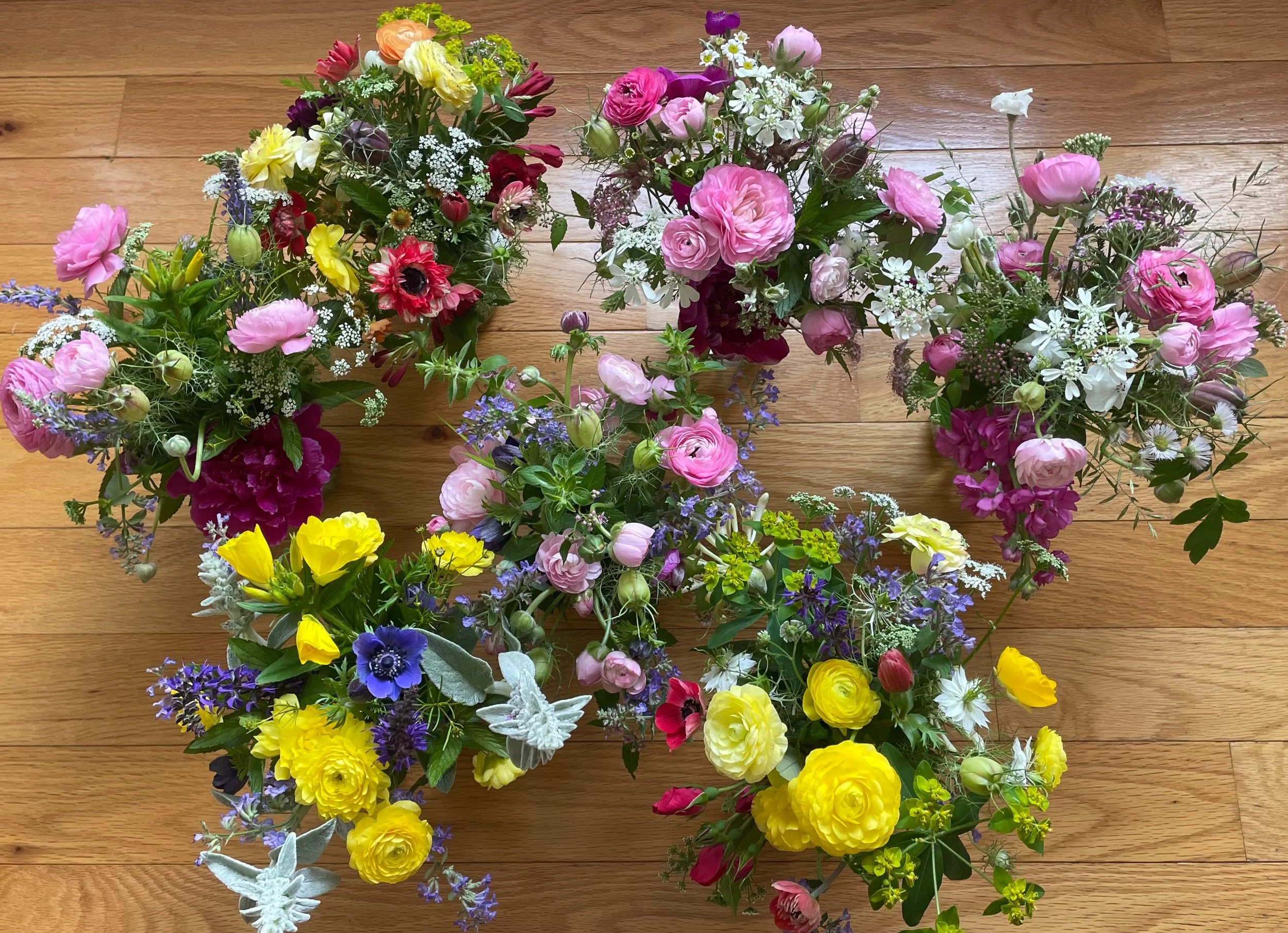 Le Mini Hand-Tie Bouquet