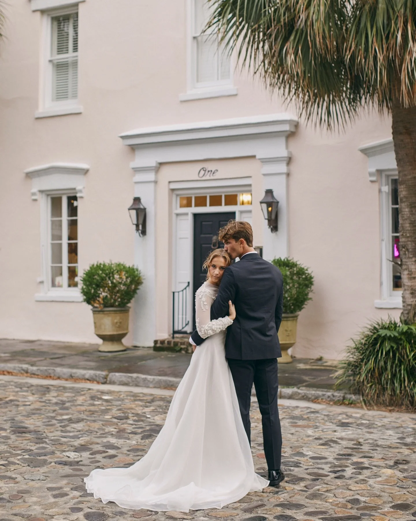 MORGAN + GRAYSON  CHARLESTON // SC &bull; &bull;  Host - Custom Vows by Casey - @custom_vows_by_casey 
Host, Planning and Design - East Coast Creative Weddings - @eastcoastcreativeweddings 
Host and Venue - The Hidden House - @thehiddenhousechs
Spons