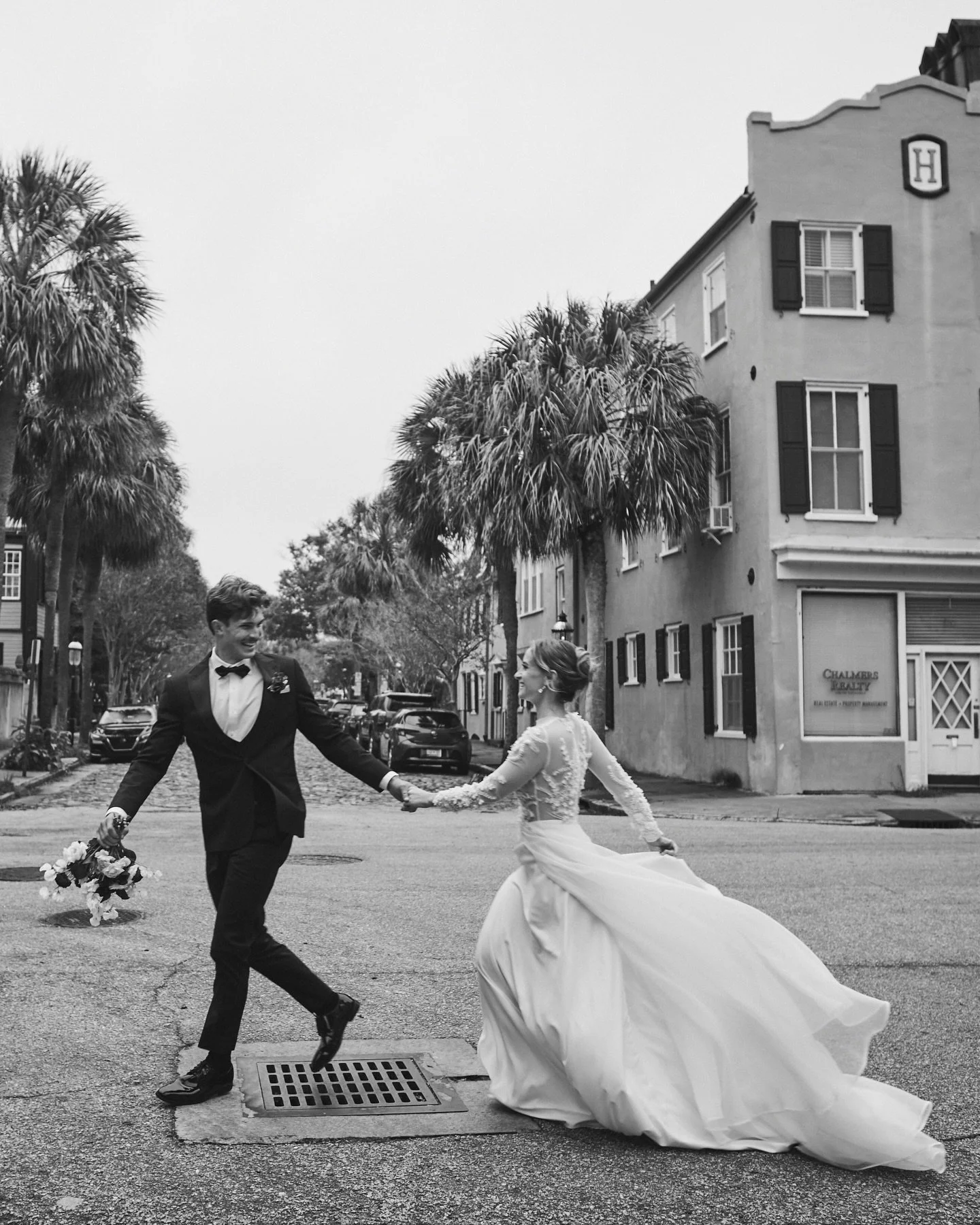 MORGAN + GRAYSON  CHARLESTON // SC &bull; &bull;  Host - Custom Vows by Casey - @custom_vows_by_casey 
Host, Planning and Design - East Coast Creative Weddings - @eastcoastcreativeweddings 
Host and Venue - The Hidden House - @thehiddenhousechs
Spons