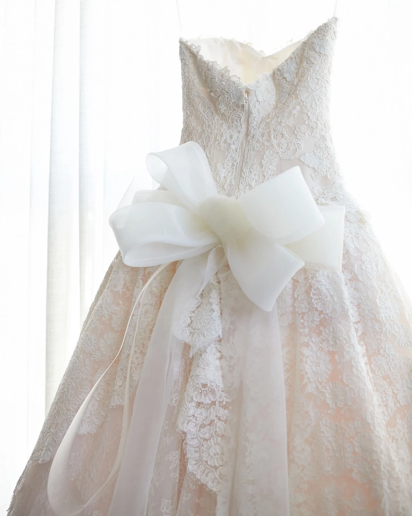 NOELLE + MIKE
NYC // NY
.
.
.
.

#weddingphotographer #charlestonweddingphotographer #charlestonbride #luxuryweddingphotographer #charlestonwedding