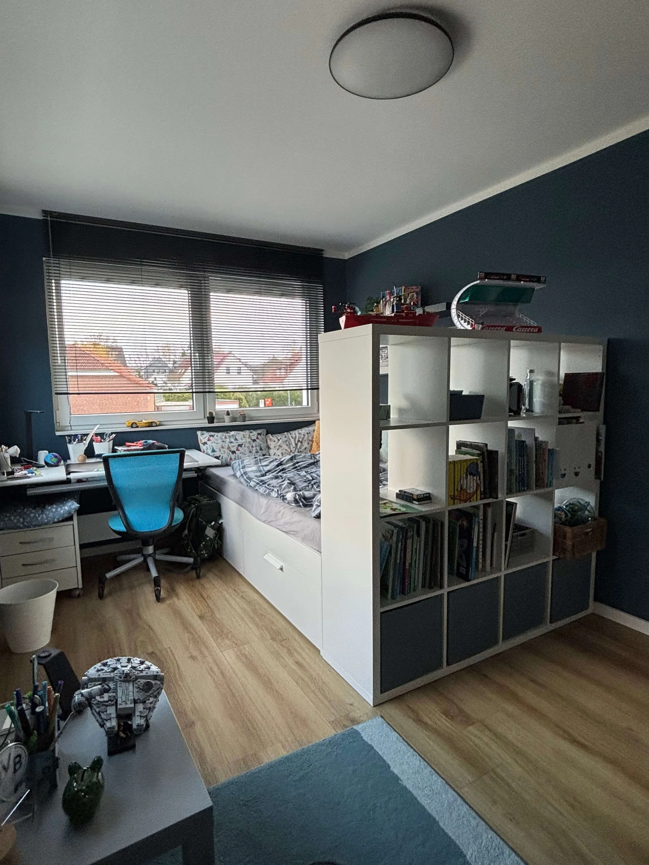 Finn_Jugendzimmer_blau.jpeg