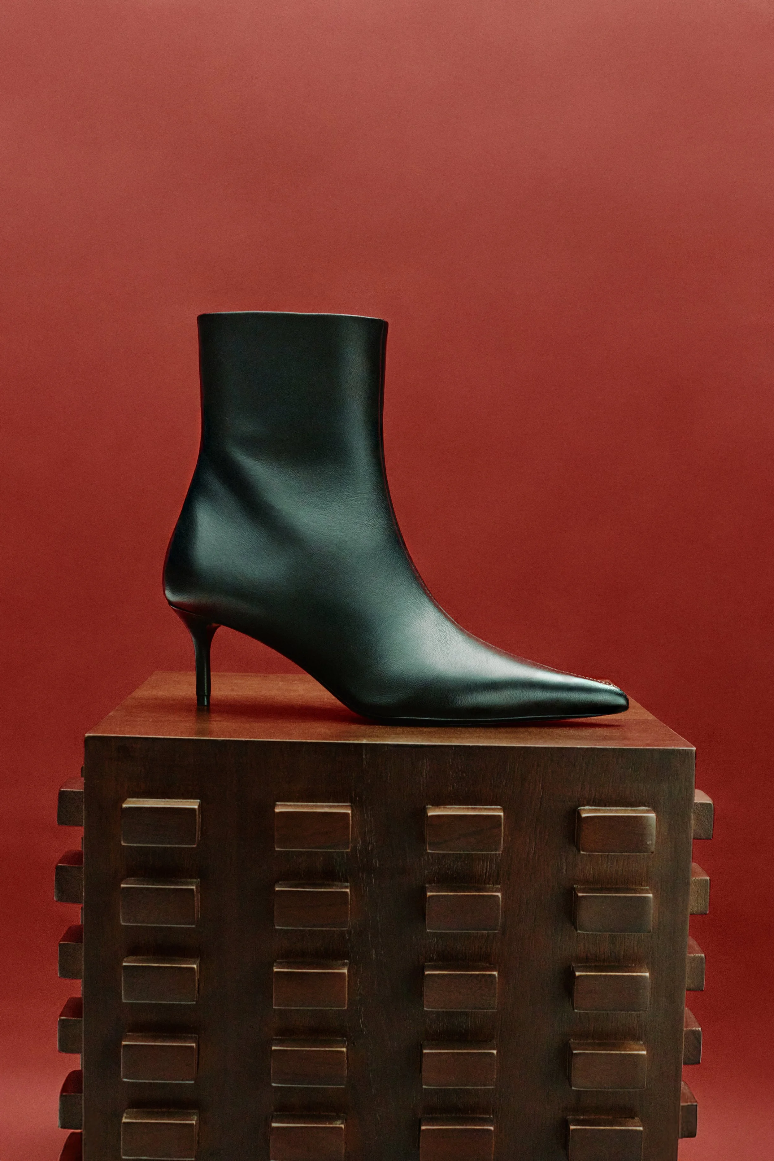 06_24_25_Britt_Netta_FW25_Campaign_Odette_Ankle_1388 1.jpg