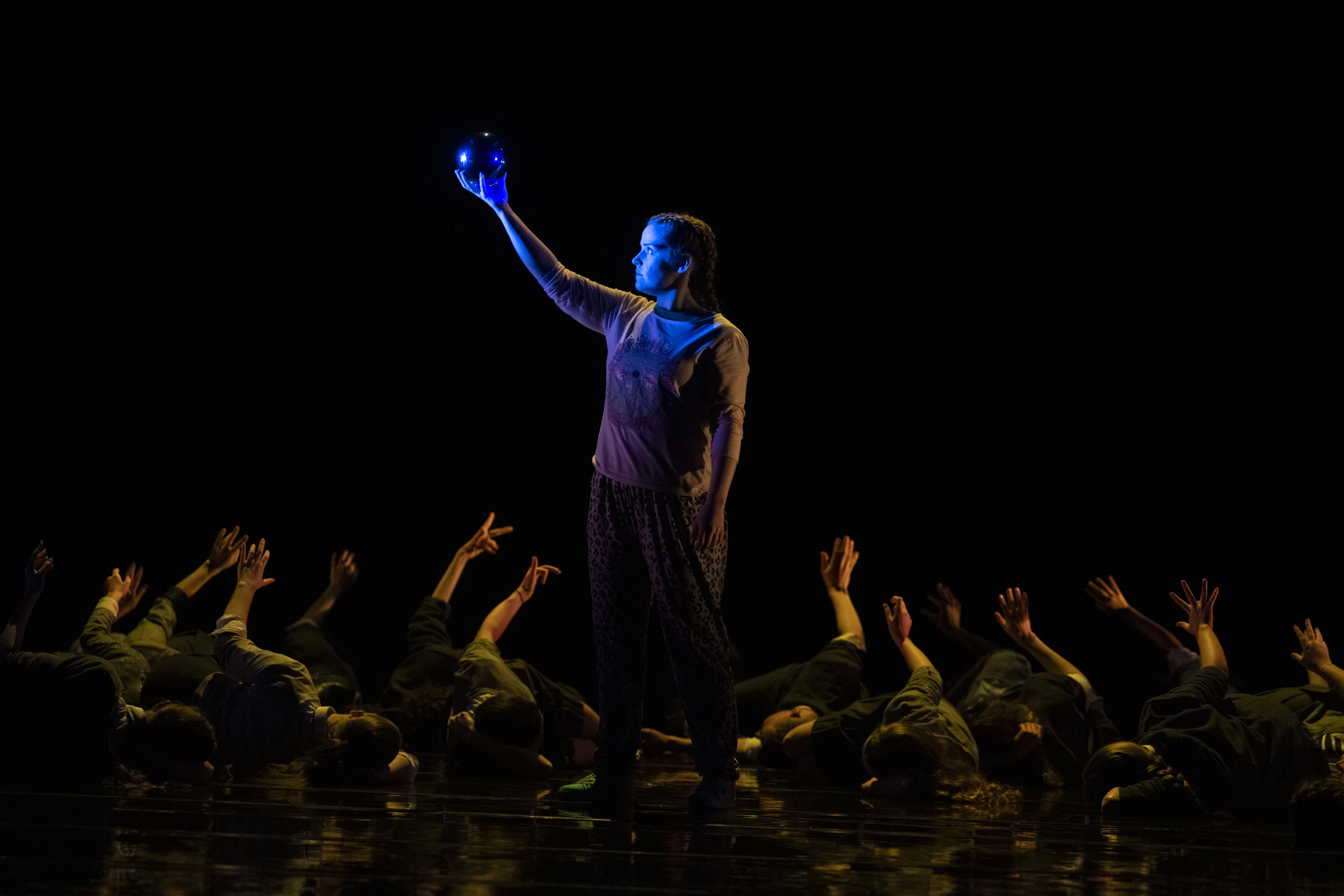 Lola Blue Ball 1.png