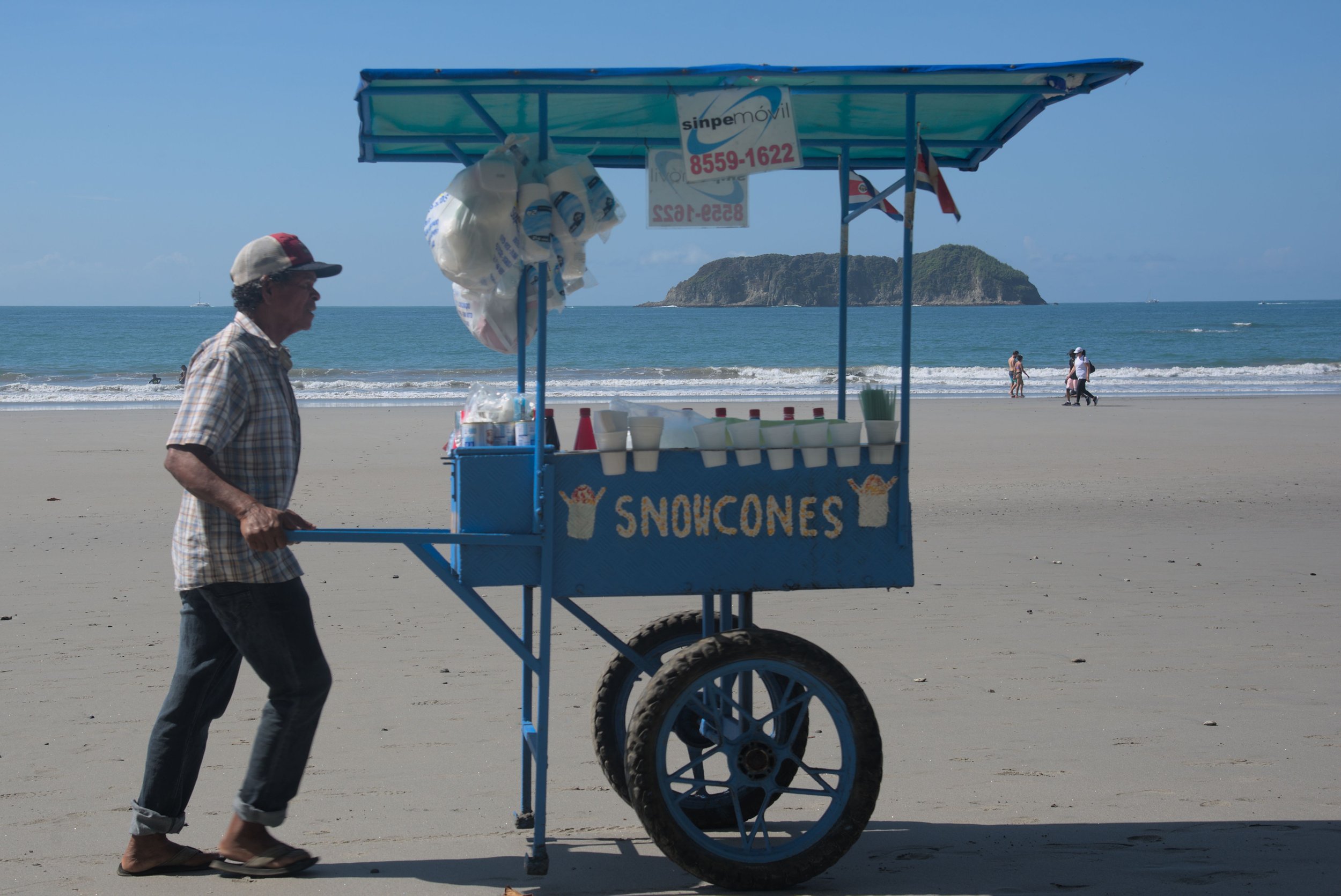 beach vendor in Costa Rica.jpg