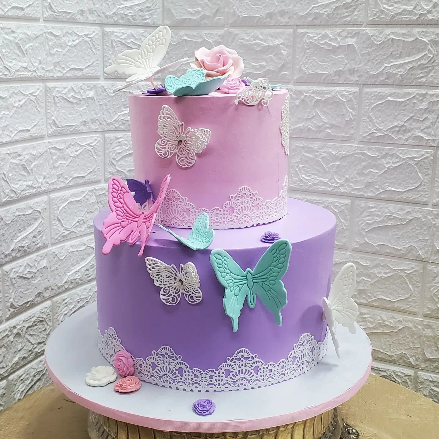 #pasteleriamargarita #margaritacakesshop #mariposascake #firtsbirthdaycake