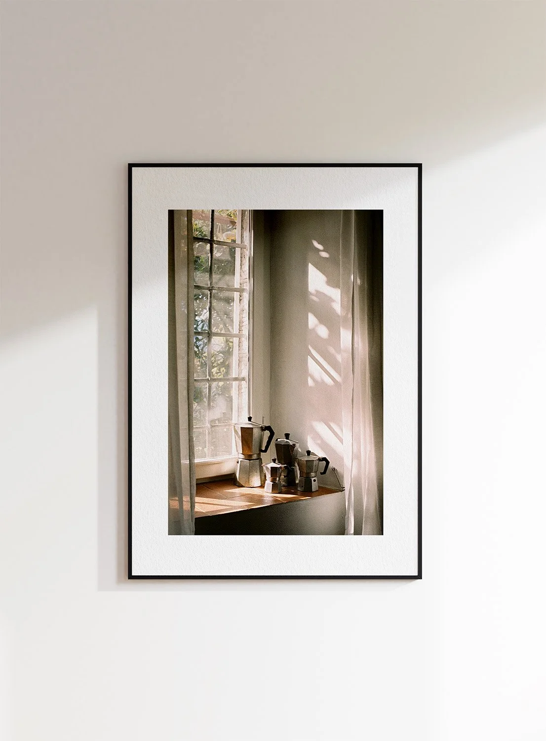 LaureClaireStudio_FilmPhotography_FineArtPrint_Italy_Coffee_OpenEdition_Frame_SmallBorder.jpg