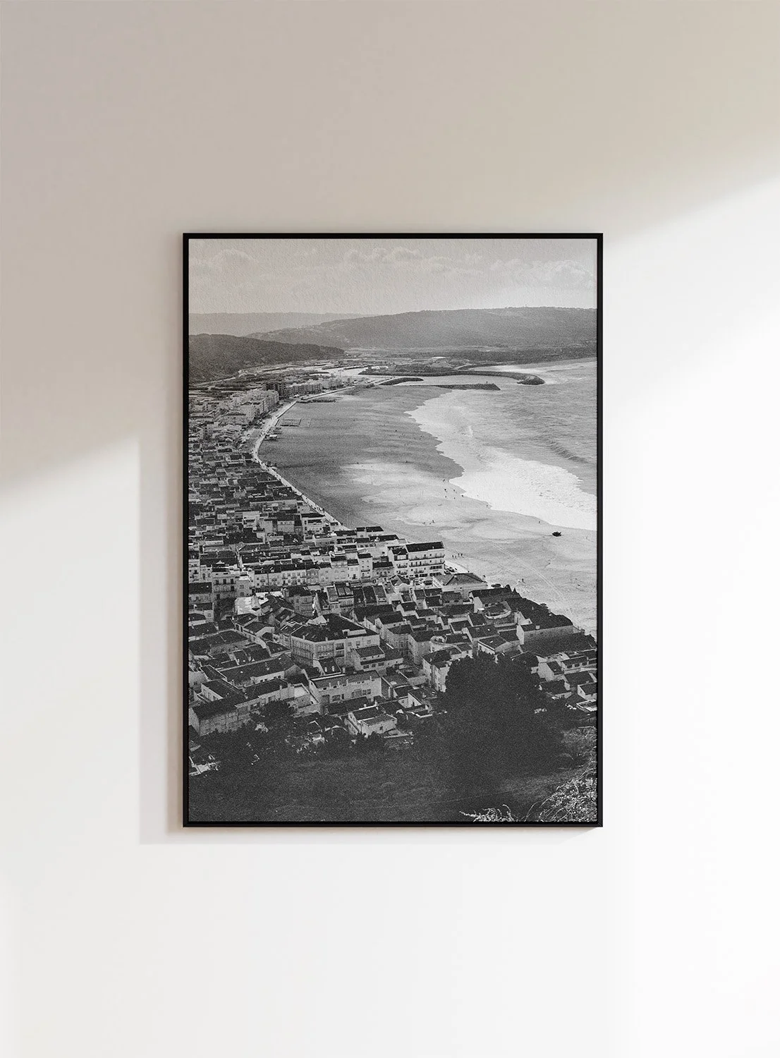 LaureClaireStudio_FilmPhotography_FineArtPrint_Portugal_Nazaré_OpenEdition_Frame_FullBleed.jpg