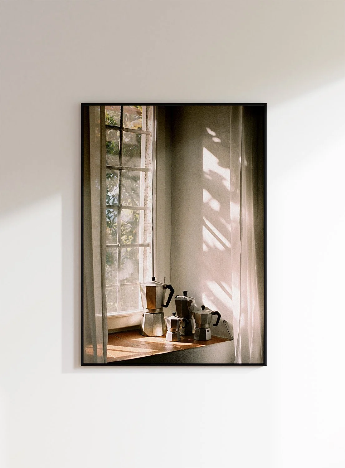 LaureClaireStudio_FilmPhotography_FineArtPrint_Italy_Coffee_OpenEdition_Frame_FullBleed.jpg