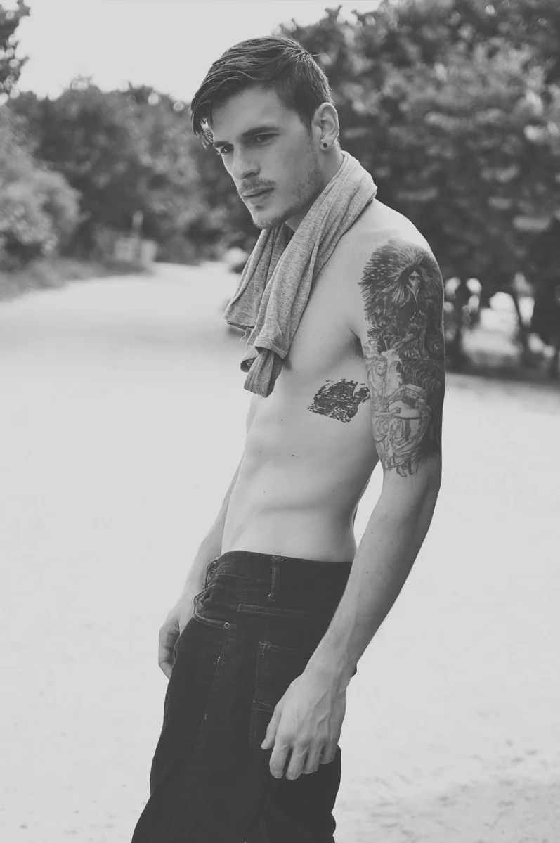 Roberto Fabre-Mega Portfolio_Page_03.jpg