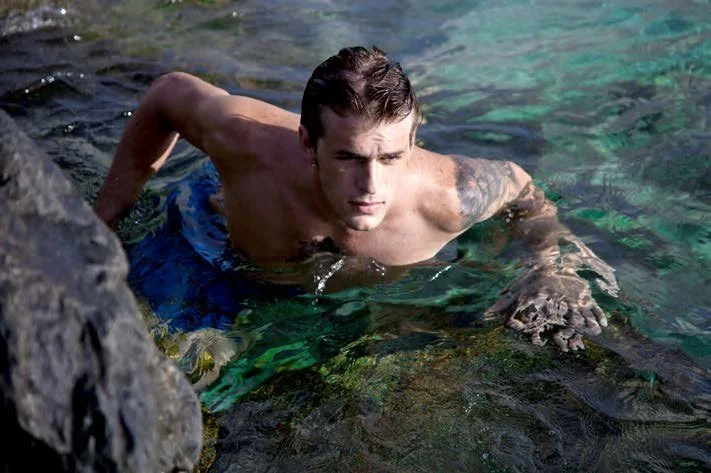 Roberto Fabre-Mega Portfolio_Page_07.jpg