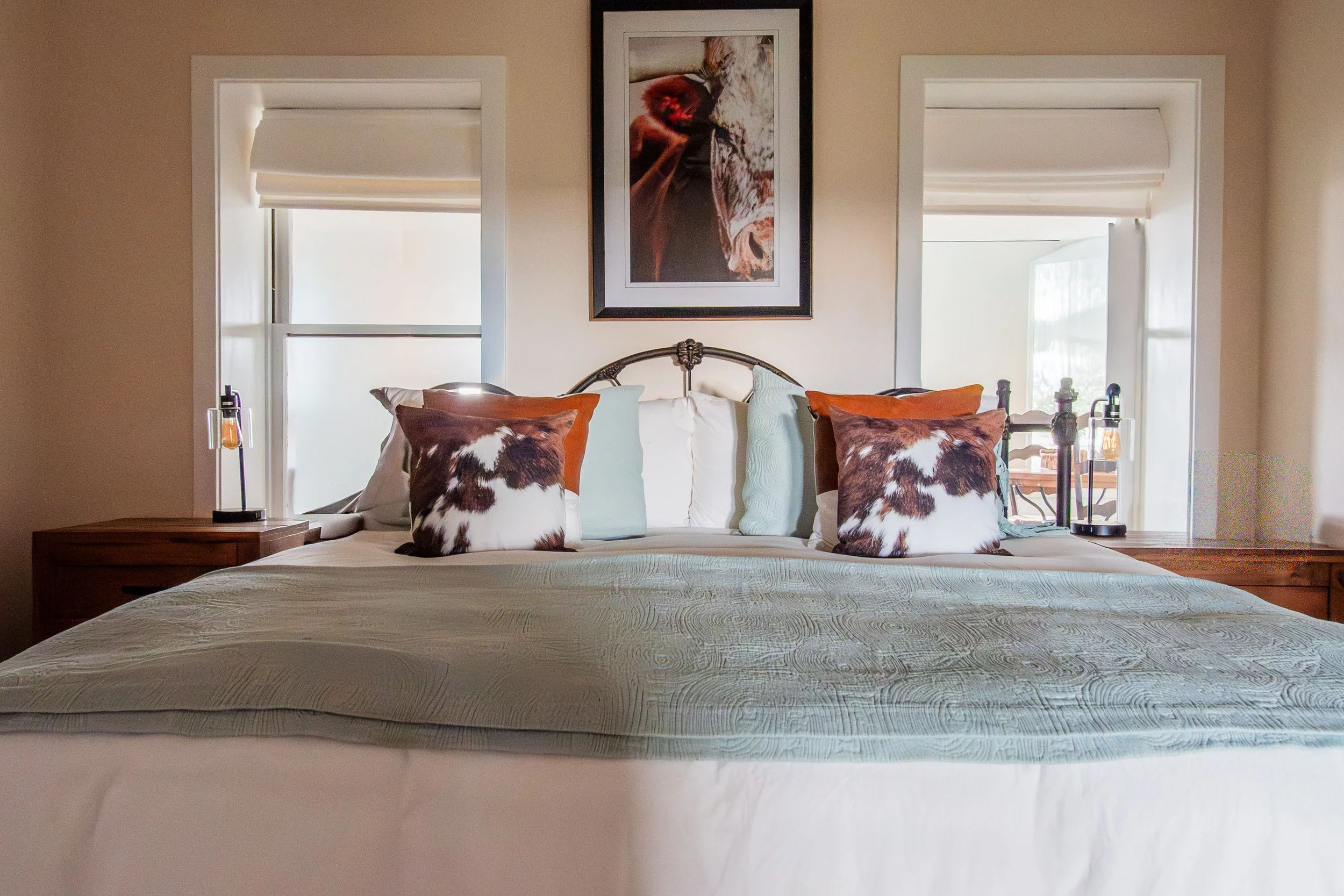 The Cattlemen Bedroom with King Size bed and En Suite Bath