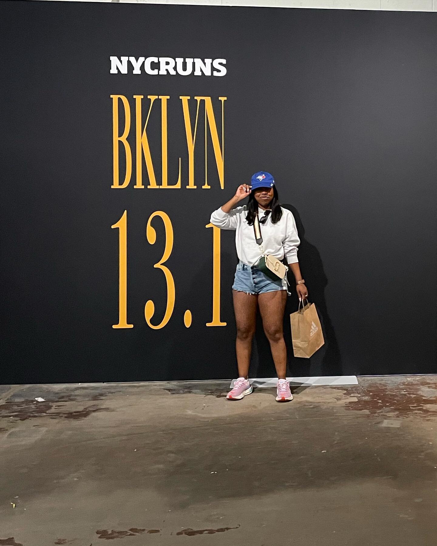 Brooklyn WE GO HARD✨🏃🏽&zwj;♀️🖤
&hellip;.And I am still recovering 
I started business, because I&rsquo;ve always dreamed of having this life.
 
April did not disappoint&hellip;

🏃🏽&zwj;♀️ I ran a Brooklyn half marathon
⚾I saw the Yankees play mi