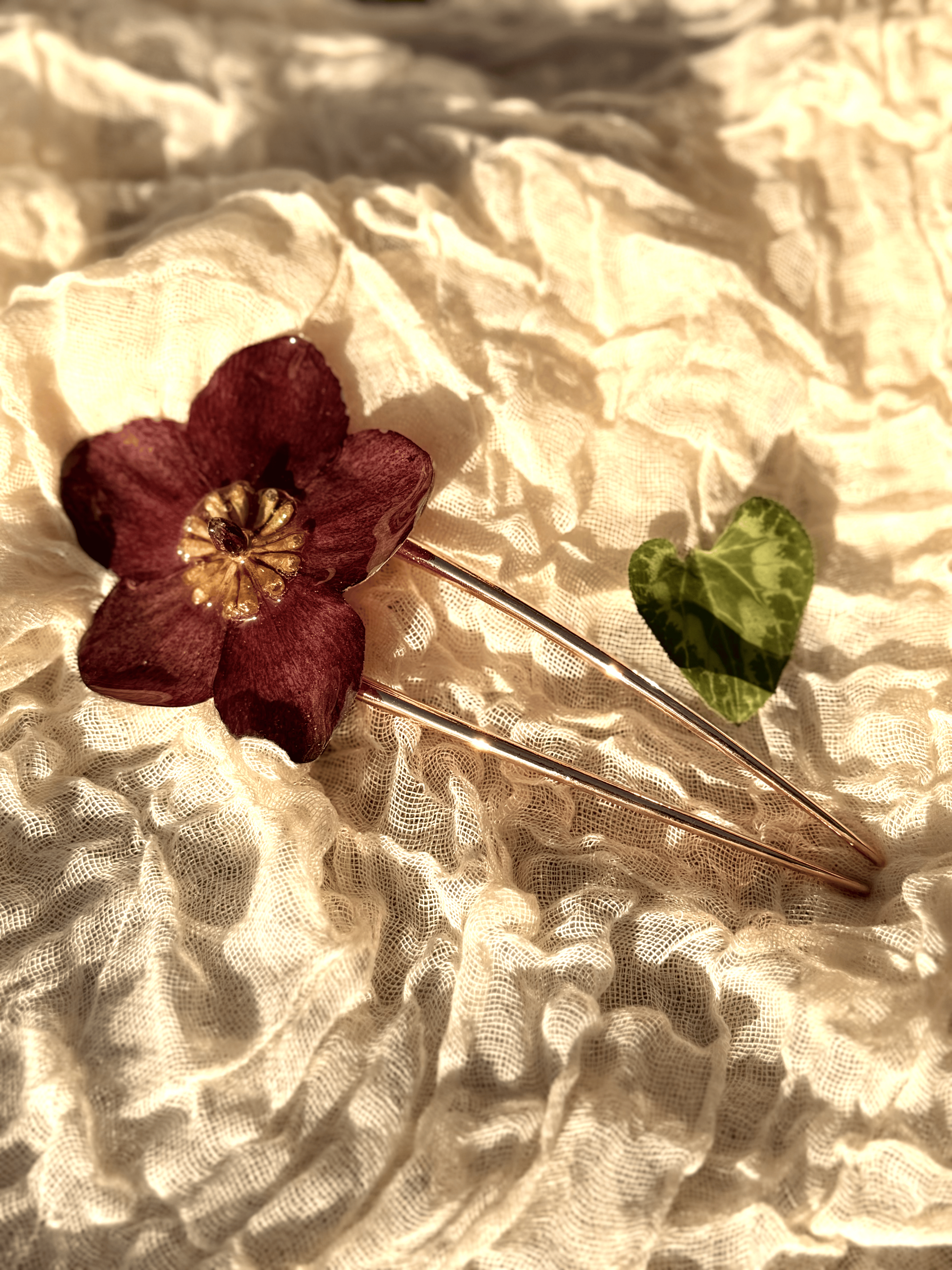 Hellebore French Twist Hairpin
