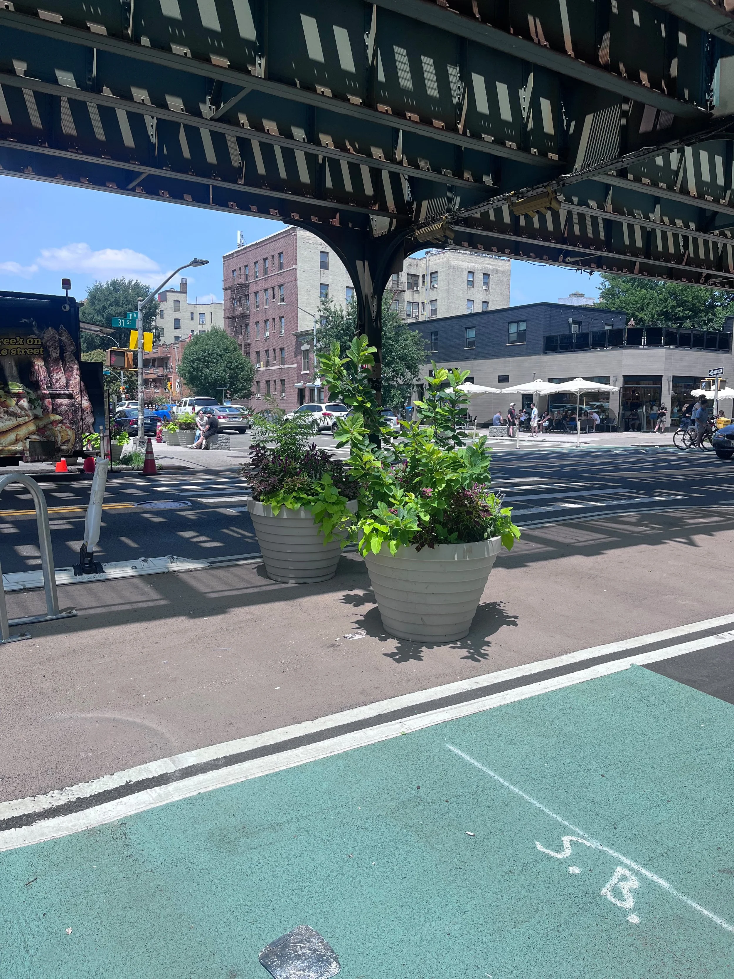 Planters at 31st and 31st