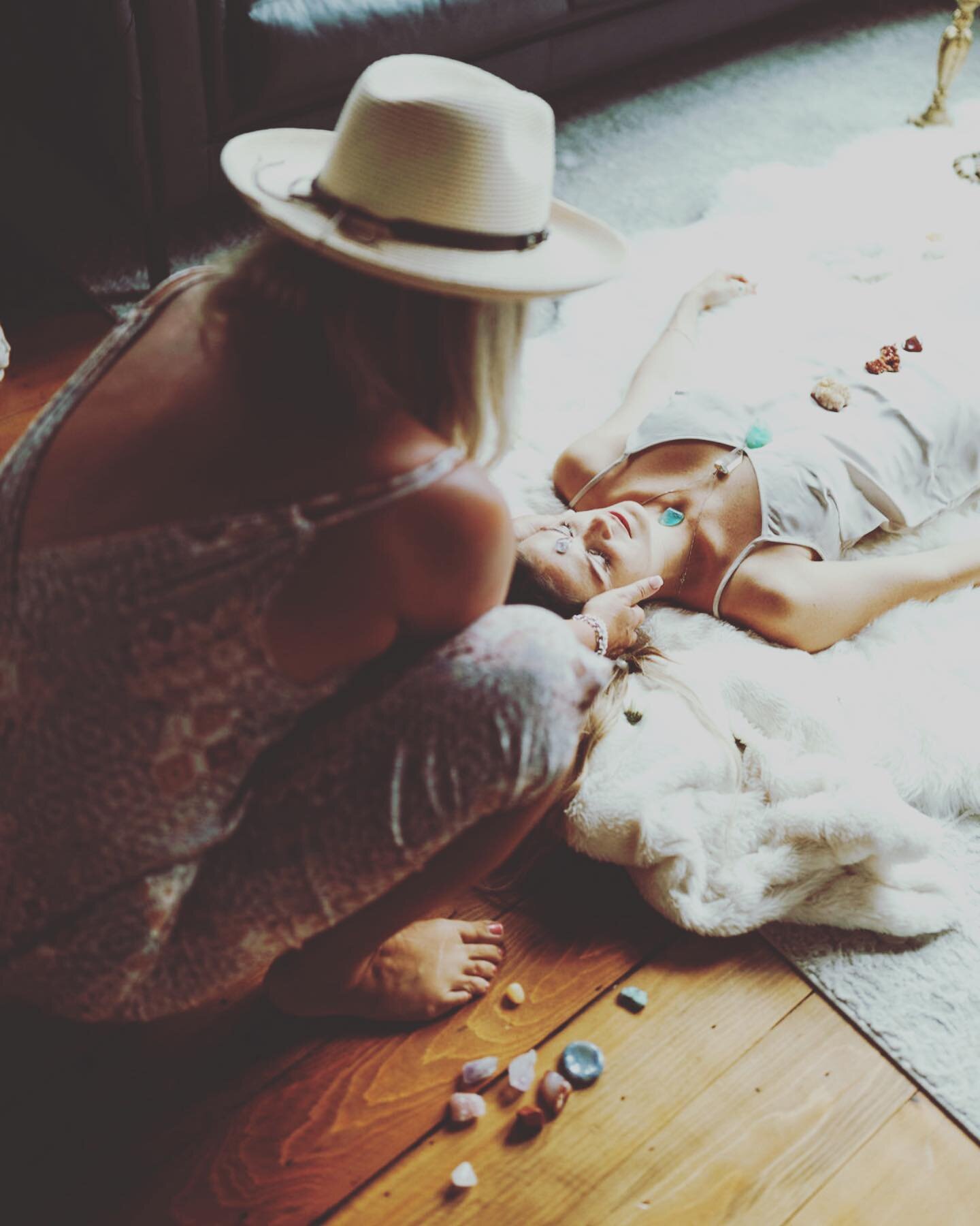 ￼￼ There&rsquo;s an abundance of deep intelligence that resides in the fibres of our magical being&hellip;

Deep in the core of our body is ancient wisdom that is available to us in every moment of every day

We all have this wisdom, we all have acce