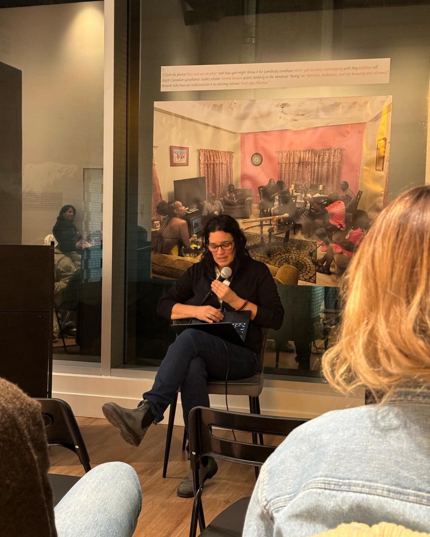 👏 Guess what. We had the good fortune of hosting LEANNE BETASAMOSAKE SIMPSON, renowned Michi Saagiig Nishnaabeg scholar, writer and artist last Friday night at @theblackartscentre. 

Leanne created a thoughtful but familial setting with her work as 