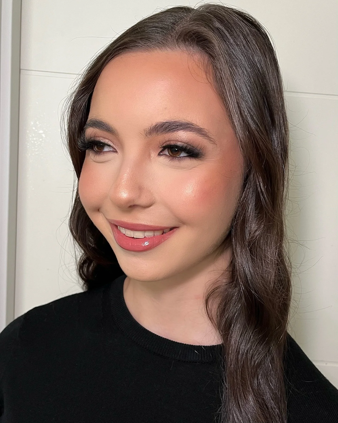 Soft Glam for @siennalentinix for a birthday party. 

Hair &amp; Makeup By Me 

Secure your bookings with us! Fill out our enquiry form or email us directly to book your bridal makeup 

#sydneymakeupartist #softglam #partyglam #michellemajurumakeup