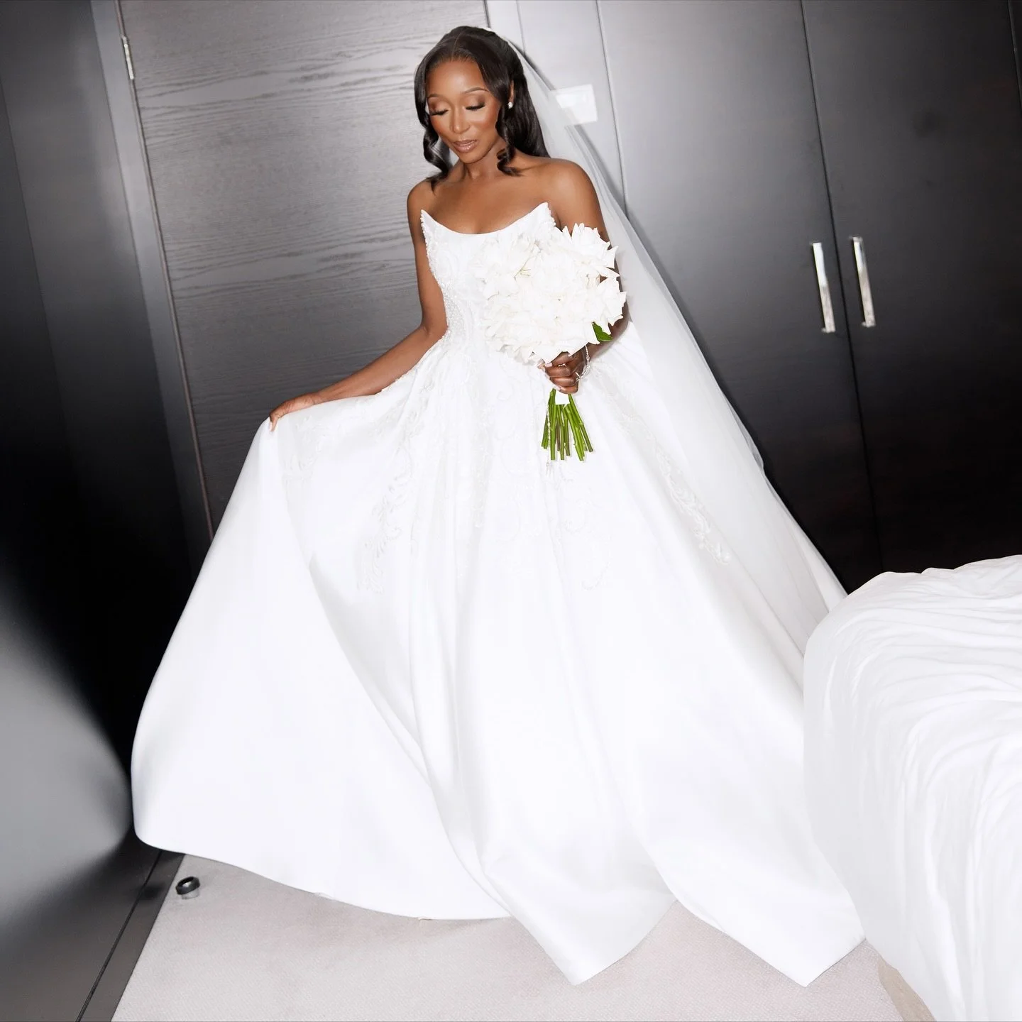 Elegance in every detail.

#bridalmakeup #michellemajurumakeup #sydneymakeupartist #weddingglam