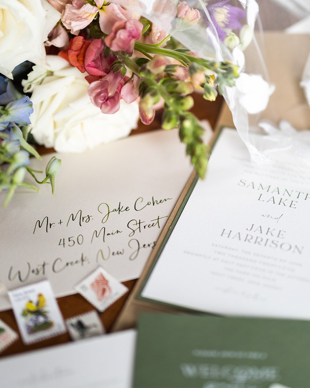Romantic Florals &amp; Crisp Stationery
.
@sarahmontgomeryevents
@thefarmonmain
@alexriveraphoto
@ryanjohnson_1
@anncoenstudio
.
.
.
#weddinginvitations #customweddinginvitations #weddingstationery #watercolor #customwatercolor #watercolorvenue #wedd