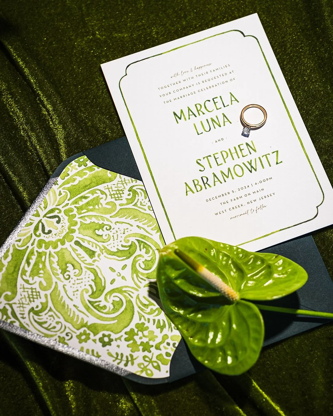 This Green Moment 🌿
.
Venue @thefarmonmain
Photo @anncoenphotography
Florals @wildflowerfarmflorals
Dresses @fbmbridal @atelierbeccar
Stationery &amp; Signage @crispbybritt
Cakes @honeybloom.bakery
Hair &amp; Makeup @justbragginsalon @justbragginbri