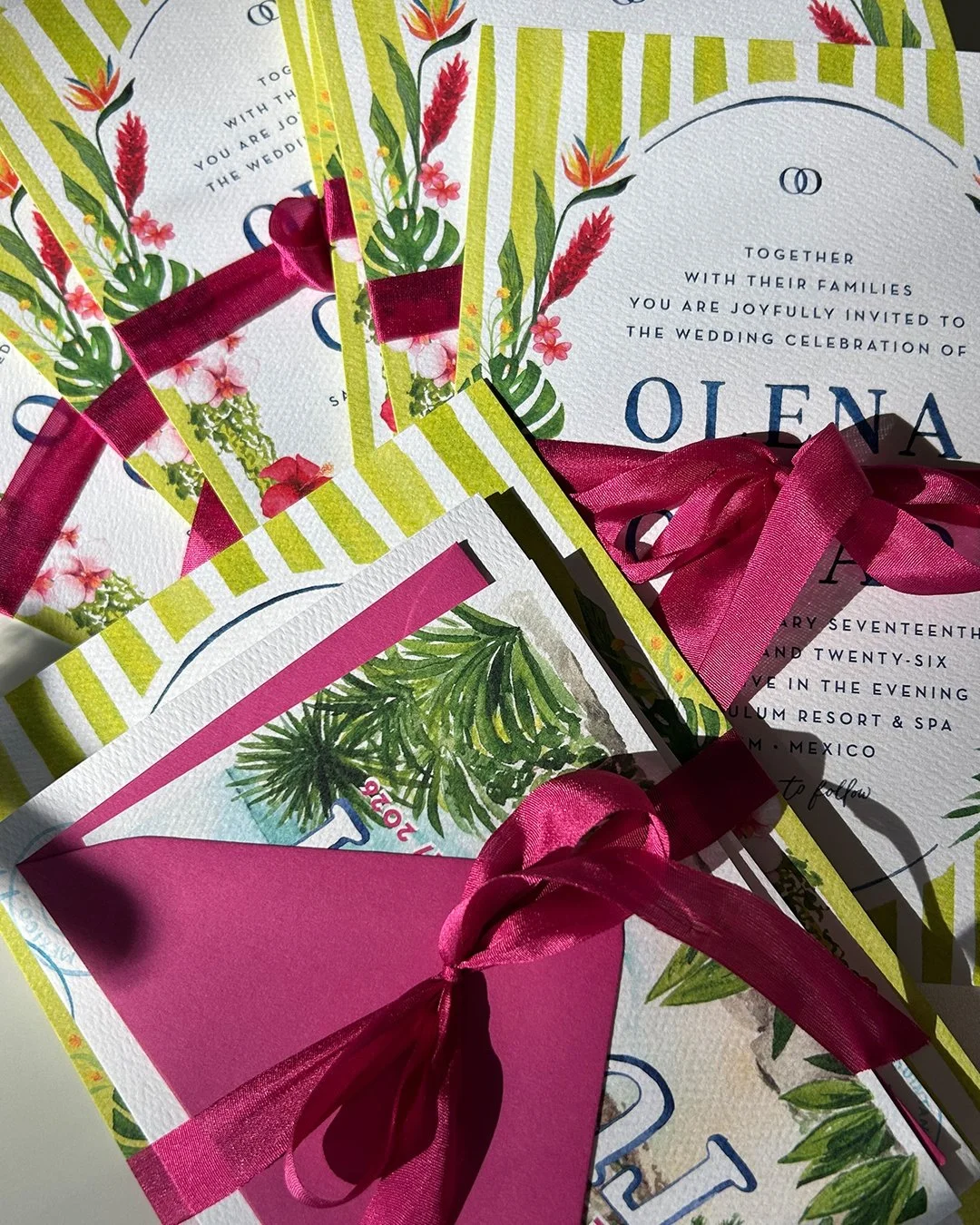 I made an awesome reel, which took WAY too long... Updated my phone and lost the draft! Save your reels everyone, I'm devastated! But this wedding was amazing and I want that warm sun right now.
.
@_leeenamykh @ostoop
.
.
.
#weddinginvitations #weddi