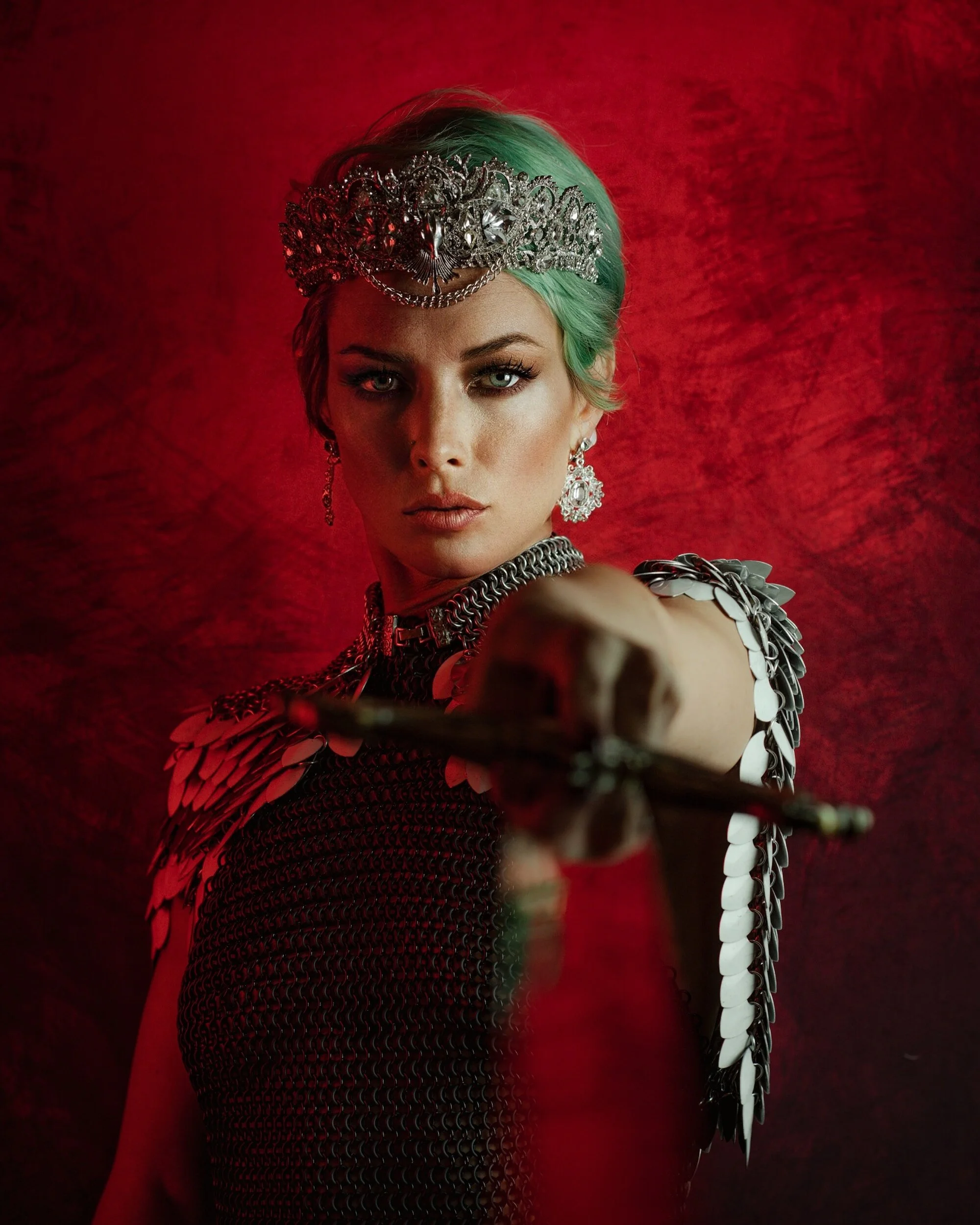 EMBRACING '90S SUPERMODEL CHIC: WINTER 2023 MAKEUP TRENDS