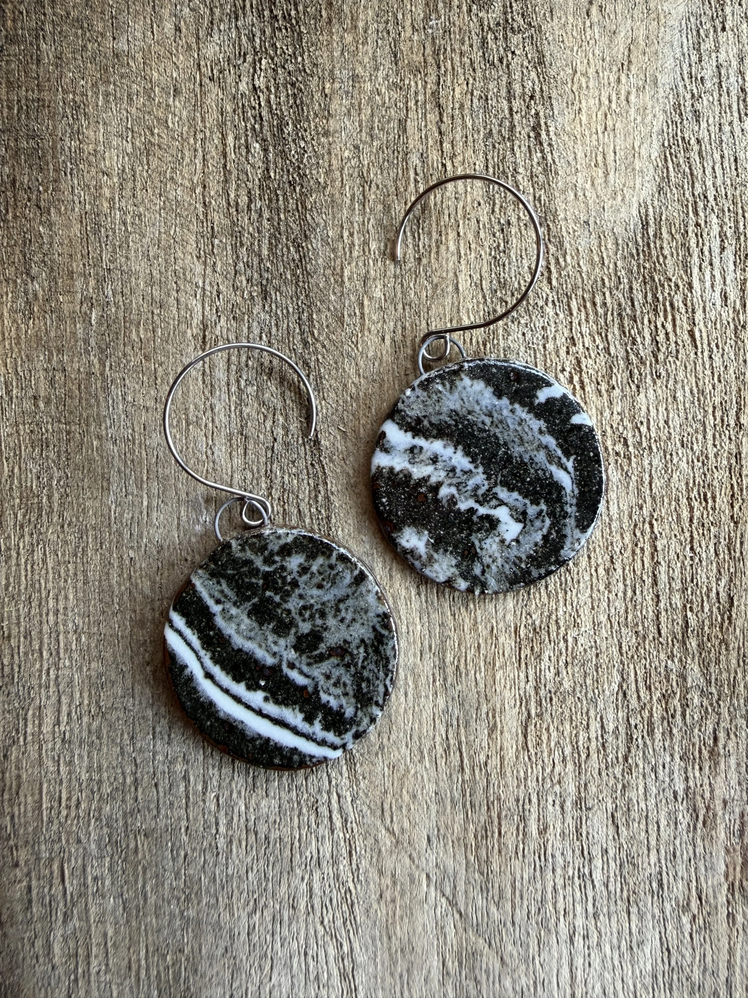 marbled ceramic earrings (medium pendant, circular ear wires)