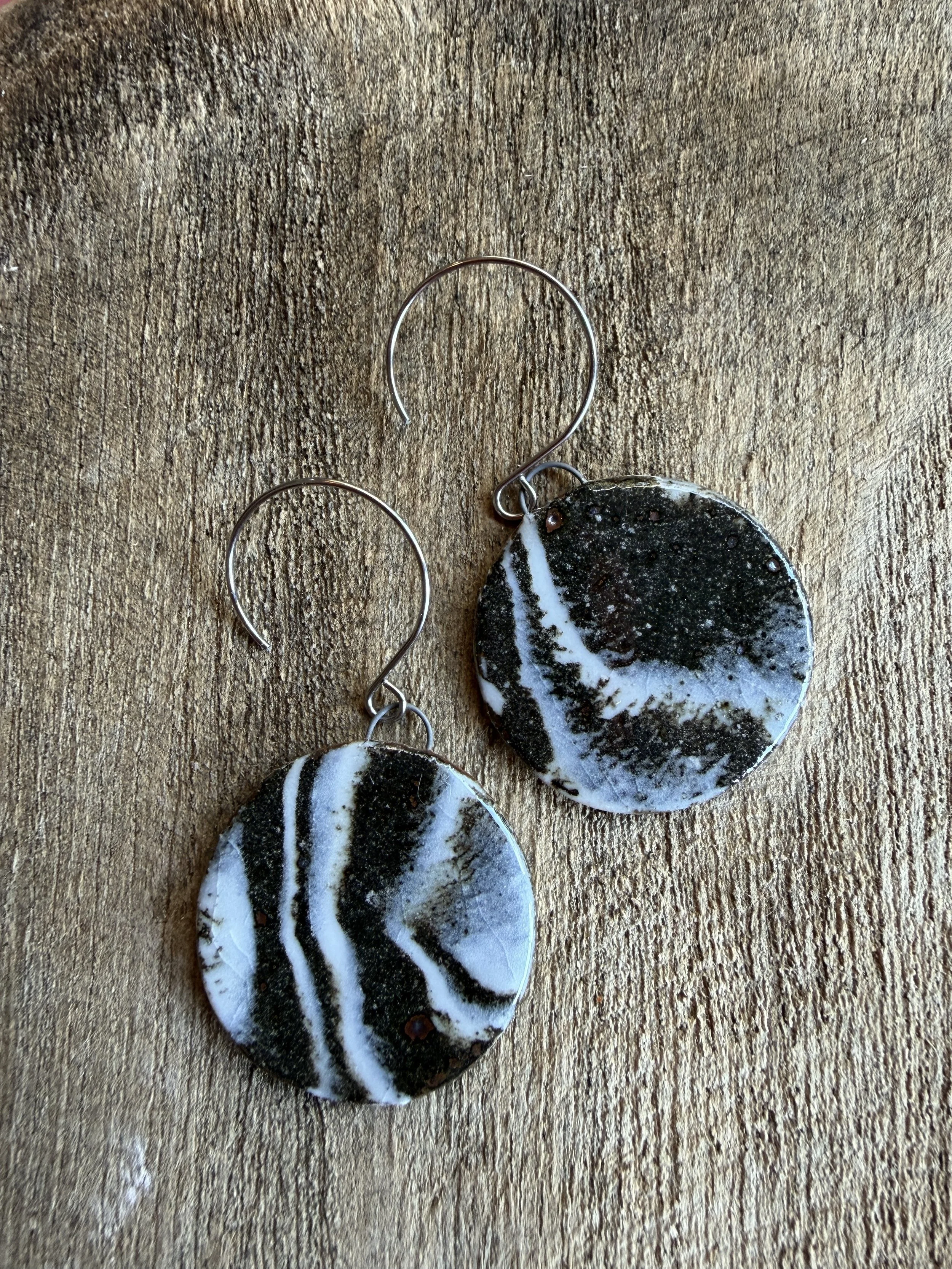 marbled ceramic earrings (medium pendant, circular ear wires)