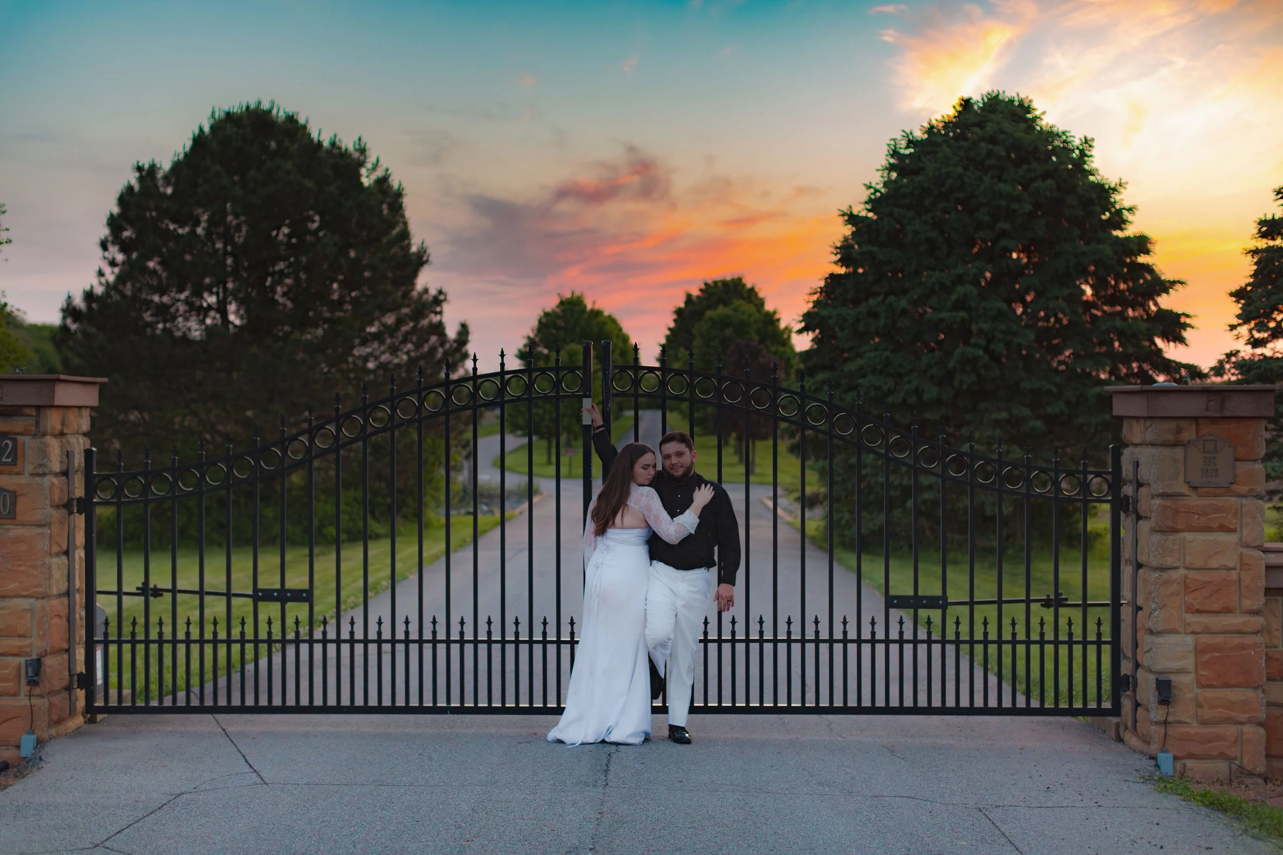 A Hidden Gem for Wedding Photos in Central Indiana: The Front Gate