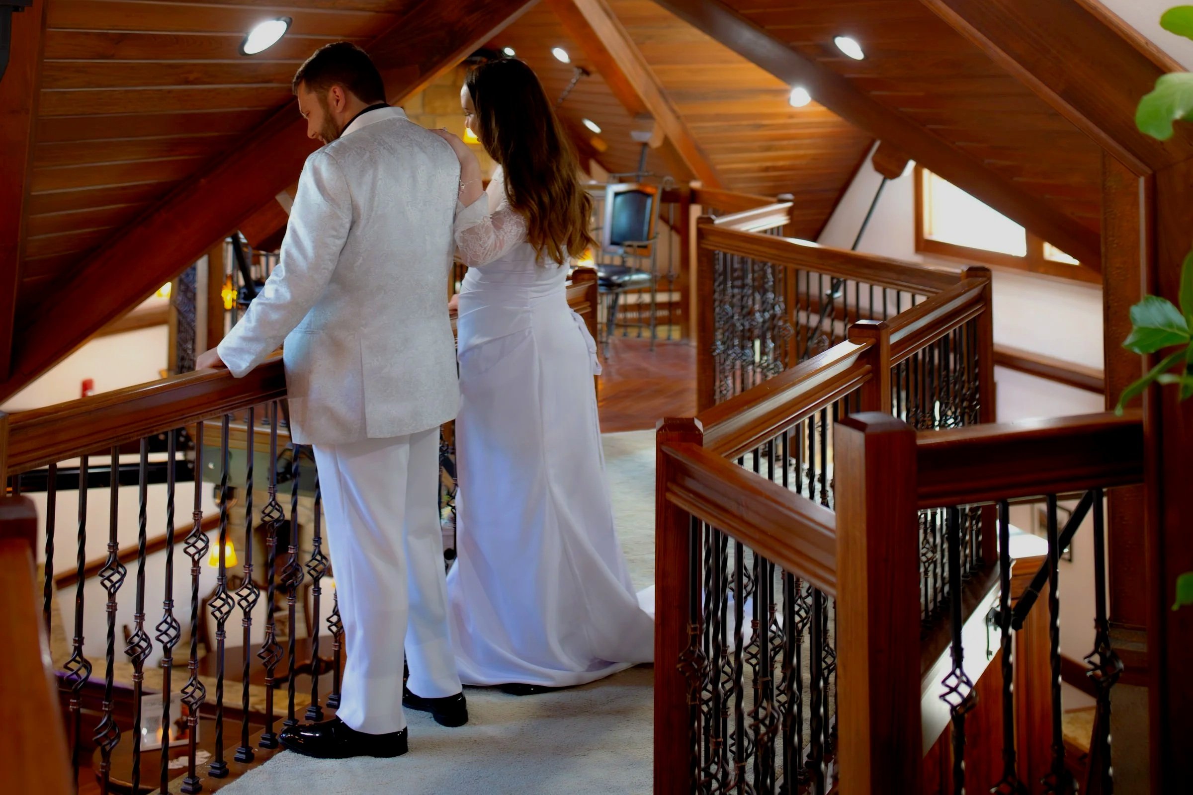 Timeless Wooden Luxury Central Indiana Wedding Venue