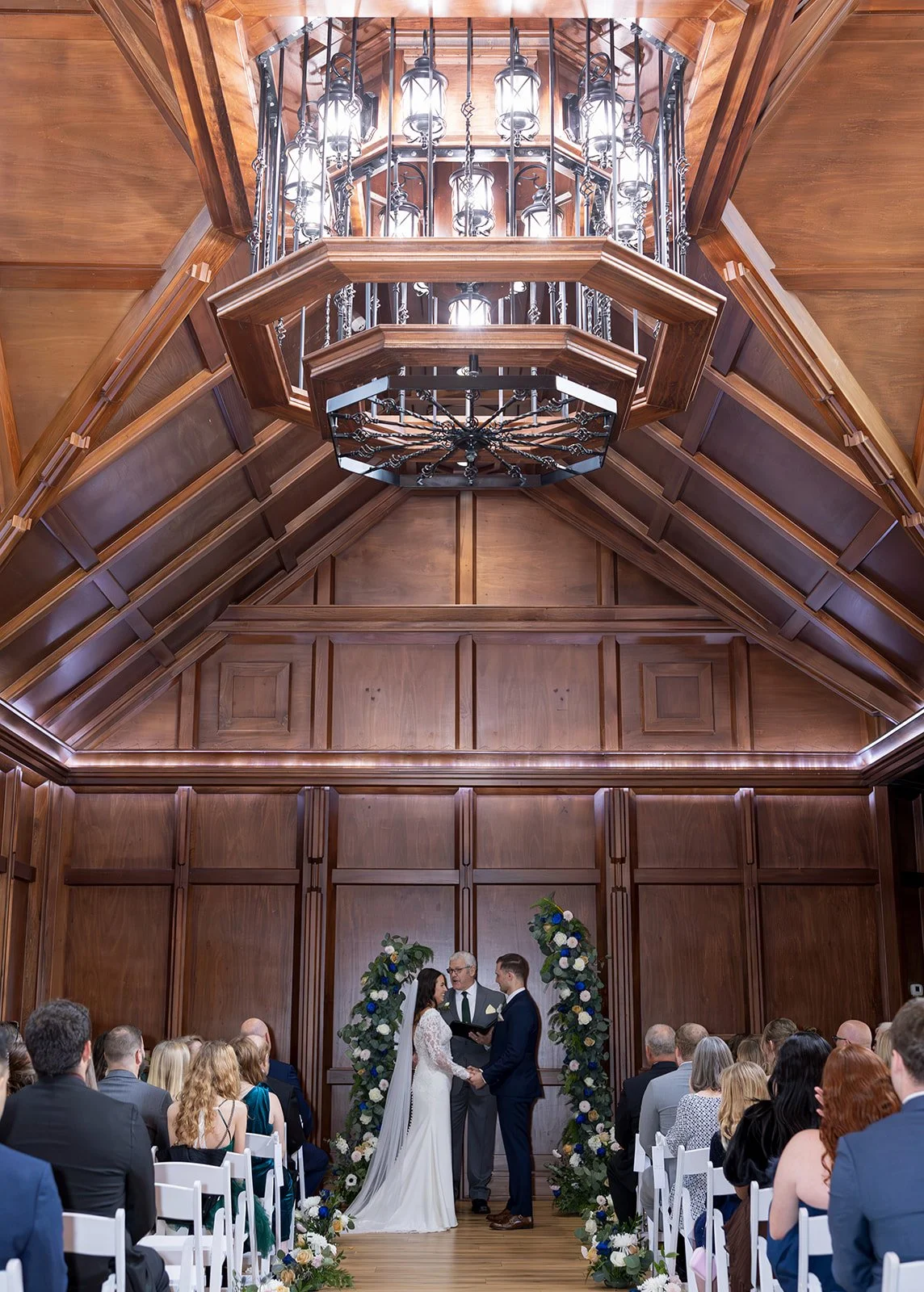Wooden Indianapolis space for weddings