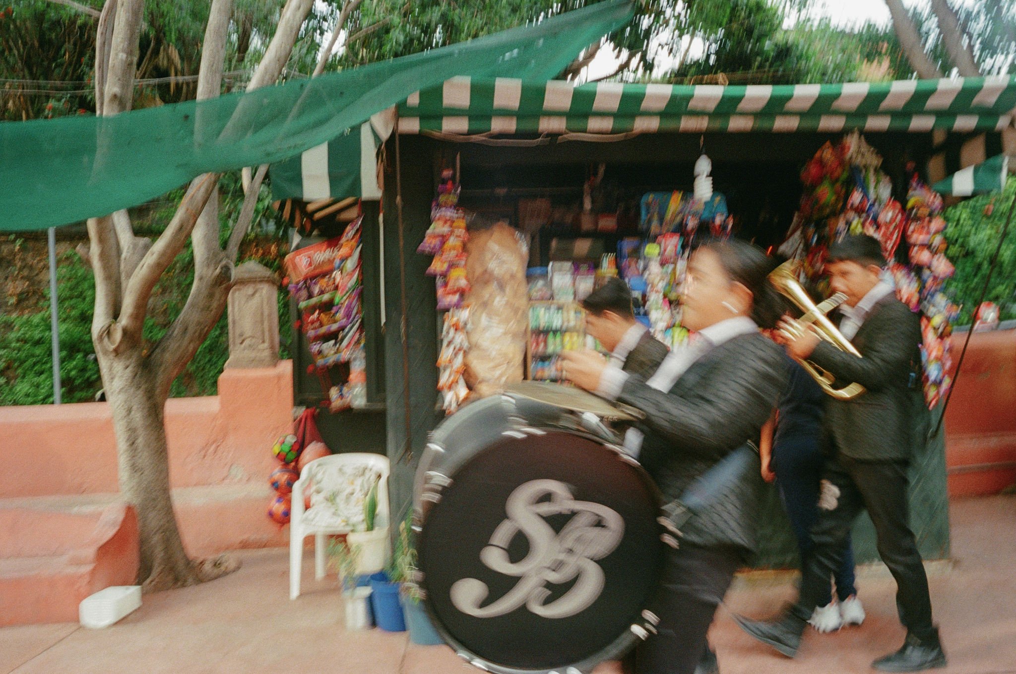 fer&jorge_sanmiguel_callejoneada_film-128.jpg