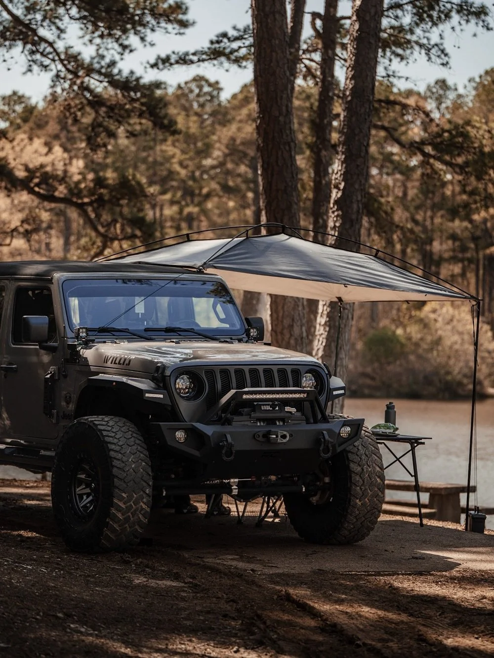 Here's a little throwback to a day date we spent last year at one of my favorite little places not too far from home. 

There&rsquo;s something about time spent by the lake that just feels different.
The still water and the soft light through the tre
