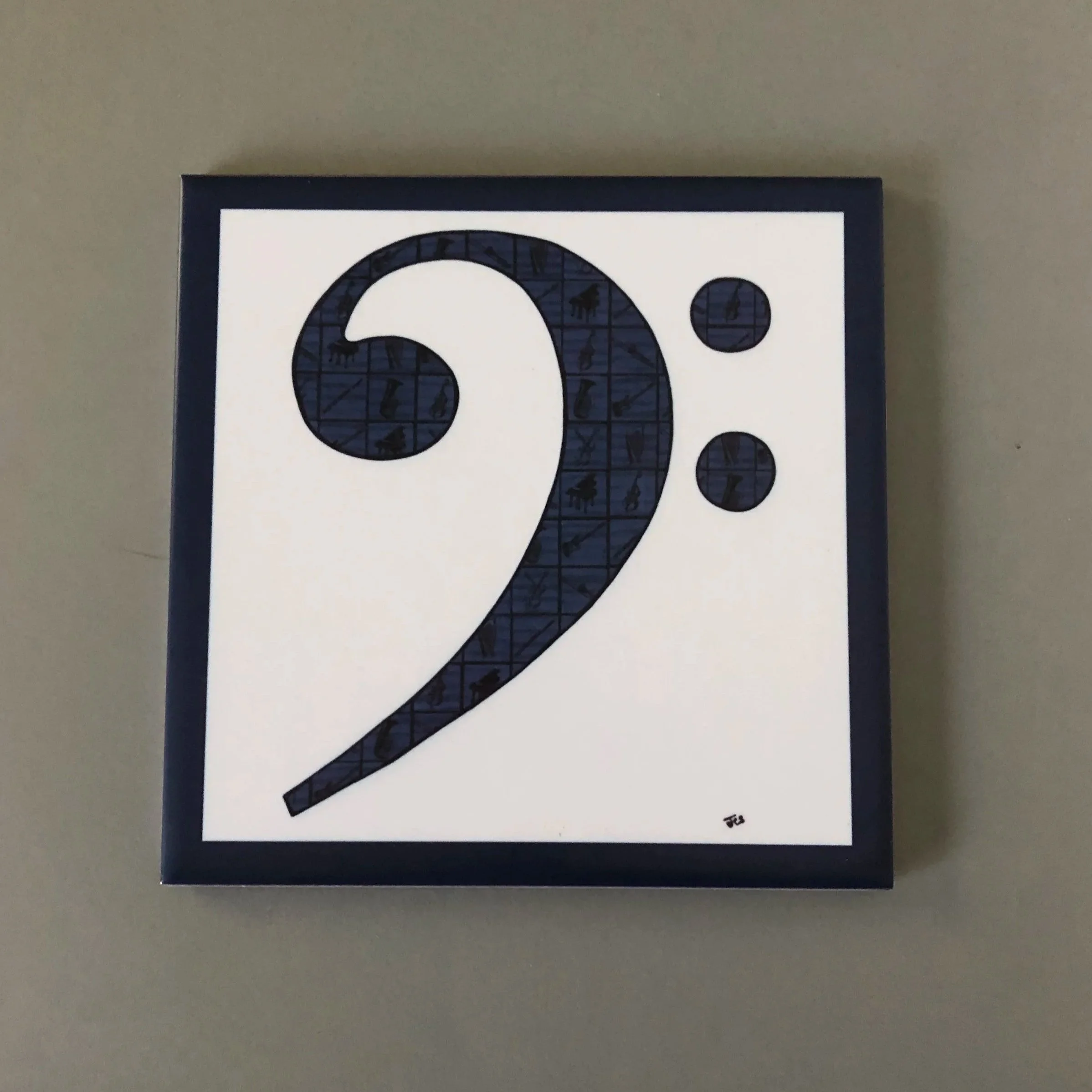 tile+bass+clef+re-2224.jpg