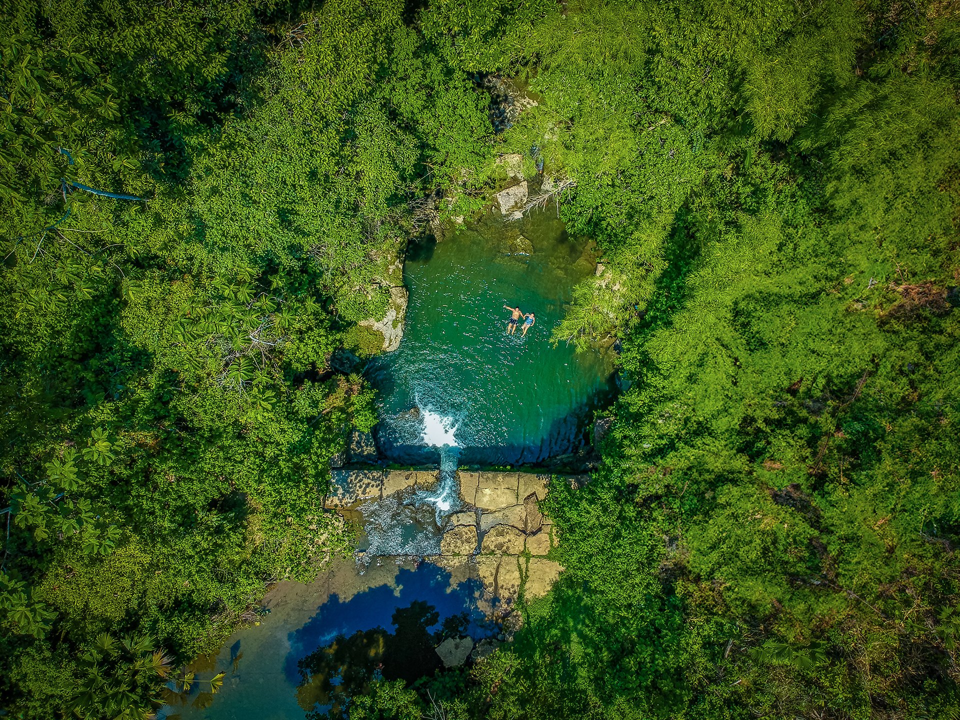 Cascada Kallary Pakcha en pareja