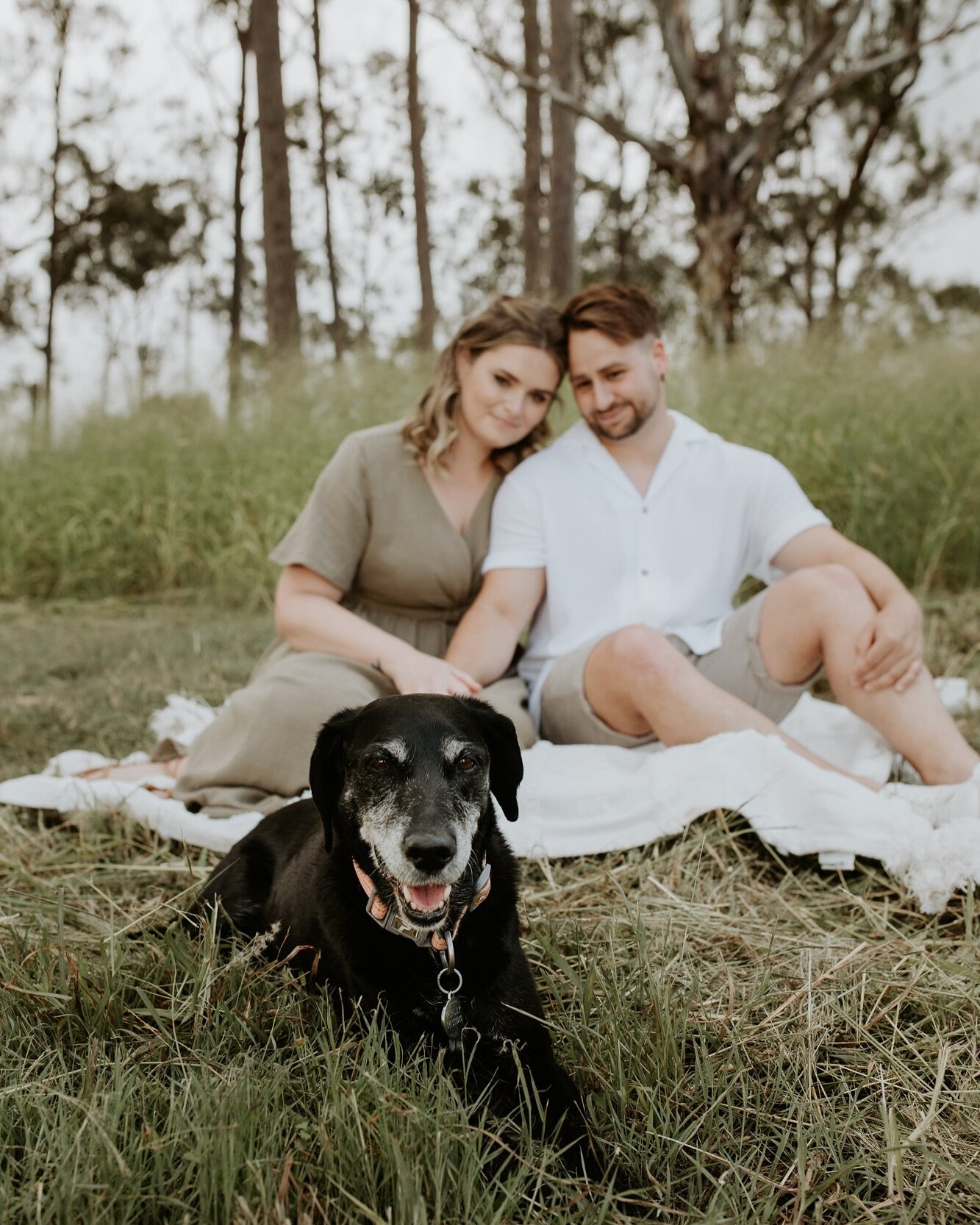 Capturing love in every moment | Afternoon shoot with these two and their fur baby 🐾 

#CoupleGoals #DogDays #LoveInFocus #motherhood #soulfulstorytellers #brisbanefamilyphotographer #ipswichfamilyphotographer #unscriptedposingapp #supportsmallbusin