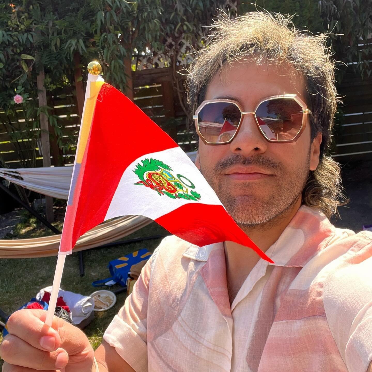 &iexcl;Feliz Fiestas Patrias! Happy Peruvian Independence Day! 🦙🇵🇪

alsooo our next show is august 22nd thursday at @chopsueyseattle in capitol hill w/ @littlevenomband &amp; @wildwildmexico! come on thru! 
🦙🦙🦙

#seattlemusicscene #band #vivape
