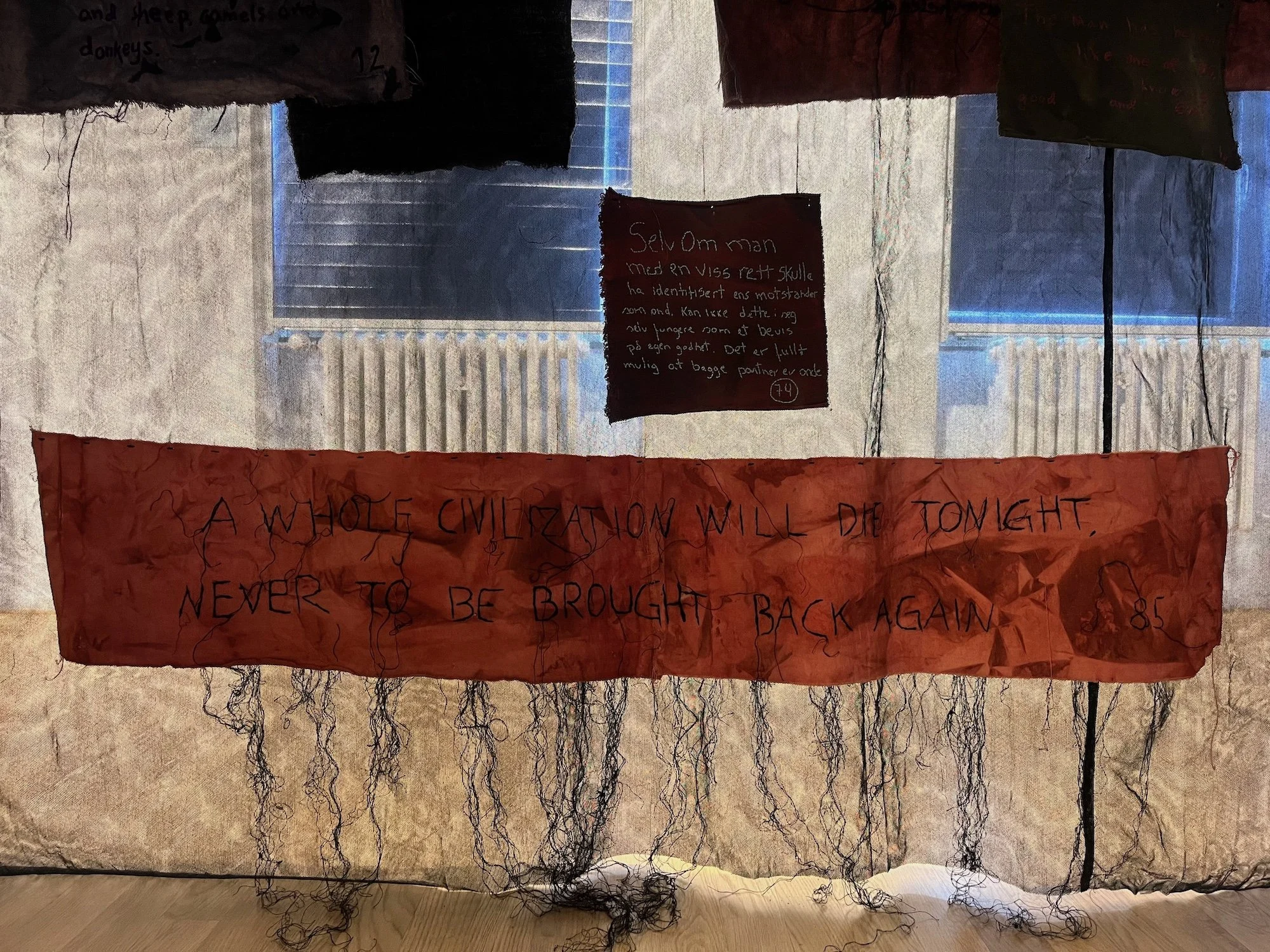 Fra utstilling i Klingspor museum i Tyskland. Powerful textures. Foto: Simon Malz