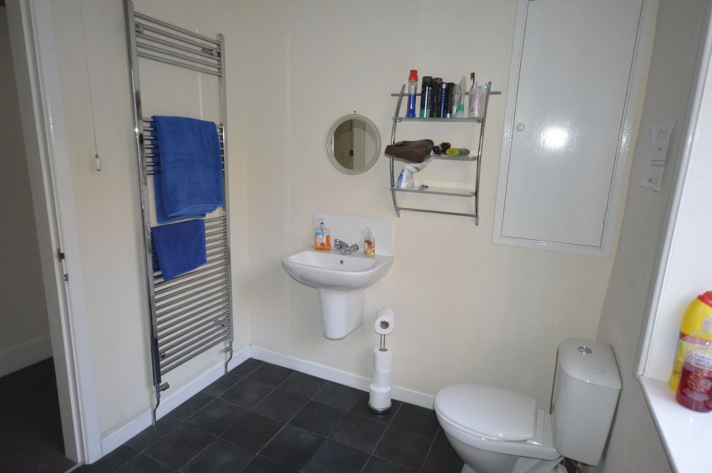 Bathroom.JPG