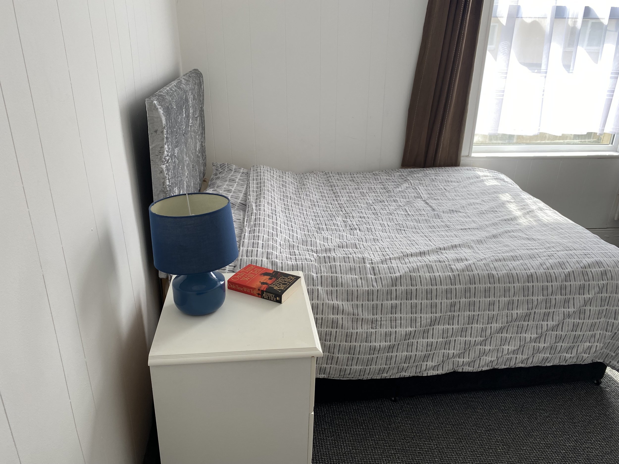 bedroom (2).jpg