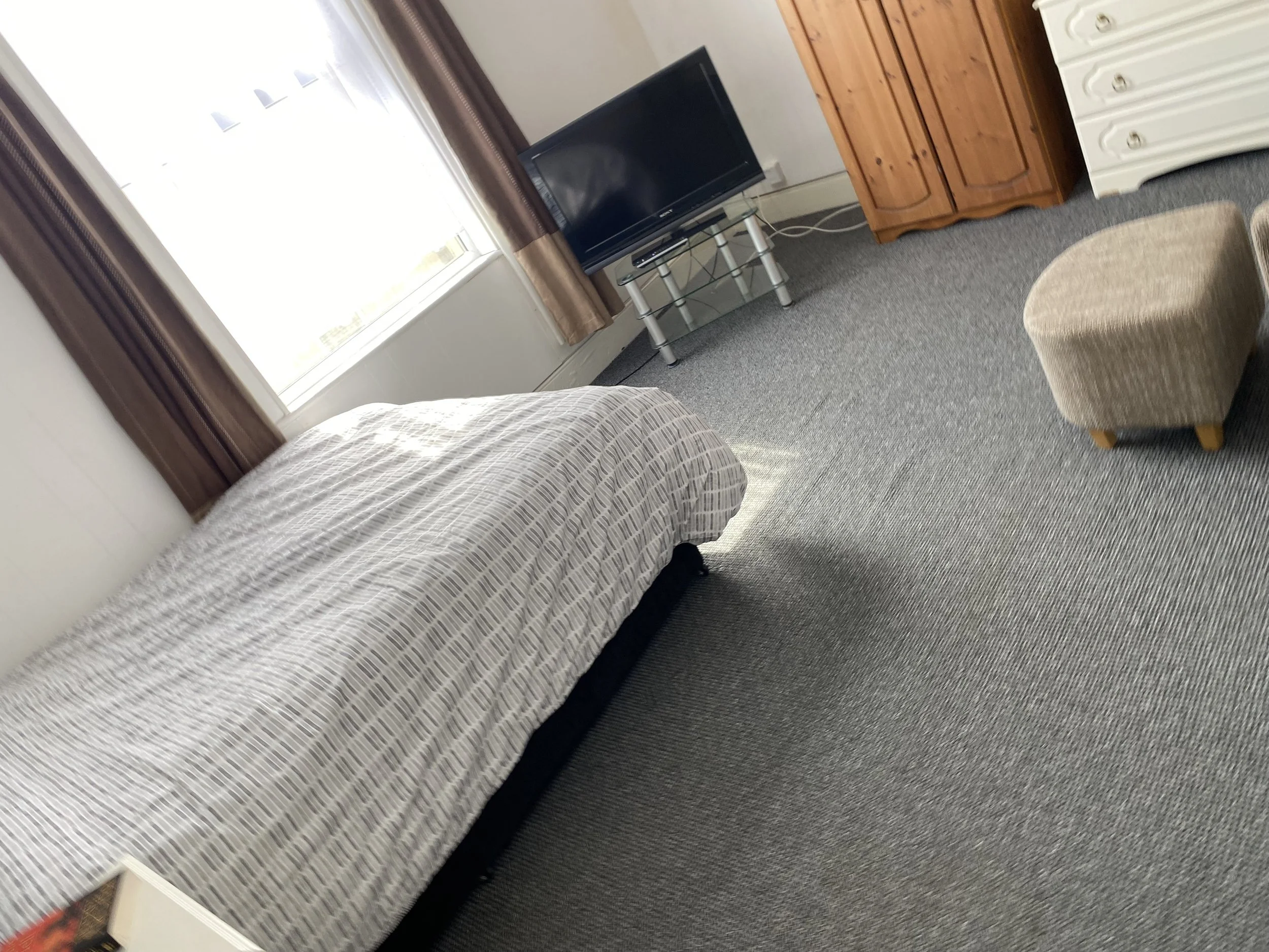 bedroom (4).jpg