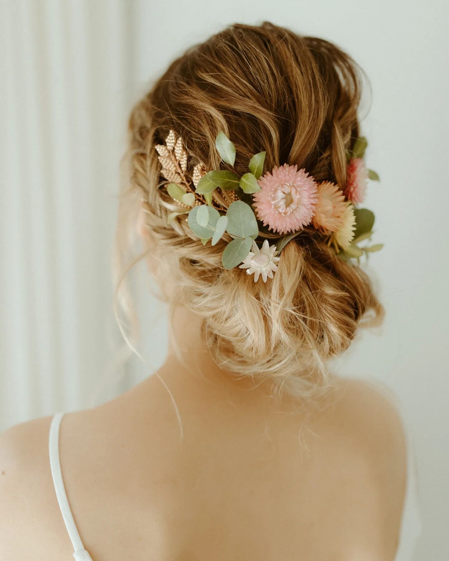 Q. When Should I Book My Wedding Hairstylist?

A. If you're getting married in the summer months then ASAP. Especially if it's a Saturday! I take bookings as far as 18 months in advance and most summer Saturdays are booked 12 months or more in advanc