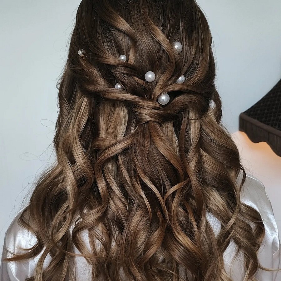 boho_textured_pearl_country_hairstyle.jpg