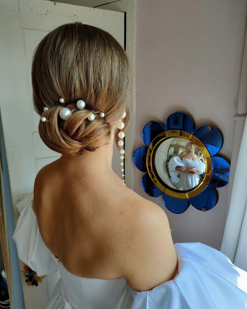 modern-bun-wedding-hair-trends-2022-2023_002.jpg
