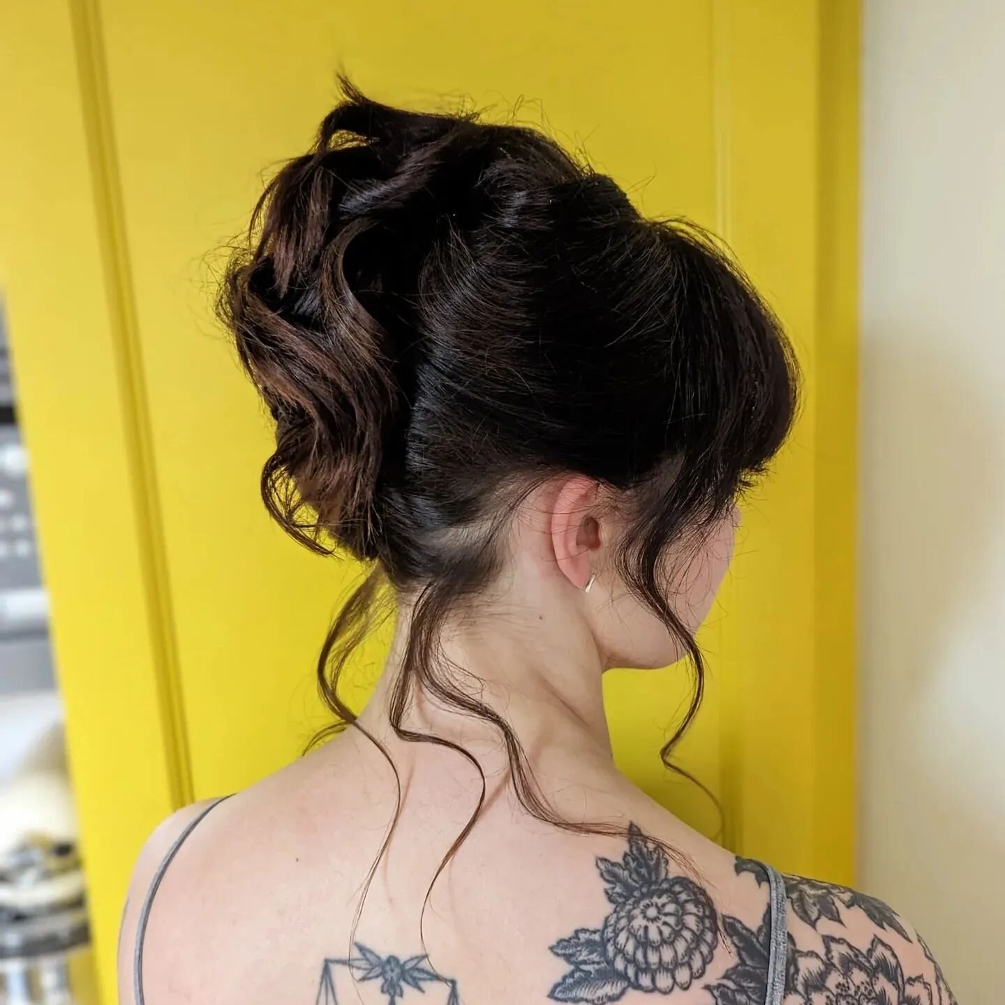 Modern Chignon for Flo! Hopefully I'll be getting to do a few more of these this year!