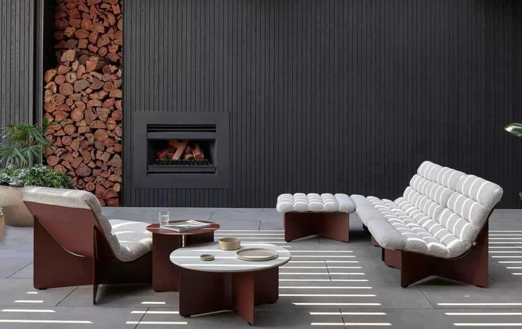 S   |   E       -      retro nouveau, alfresco lounge